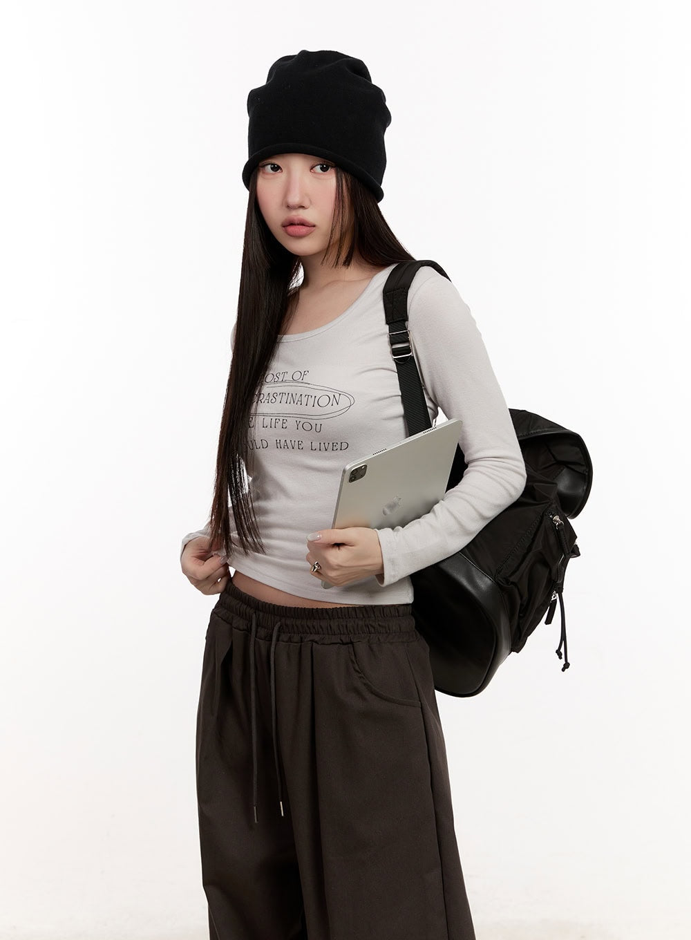 Slim-Fit Graphic Crop Top CM507