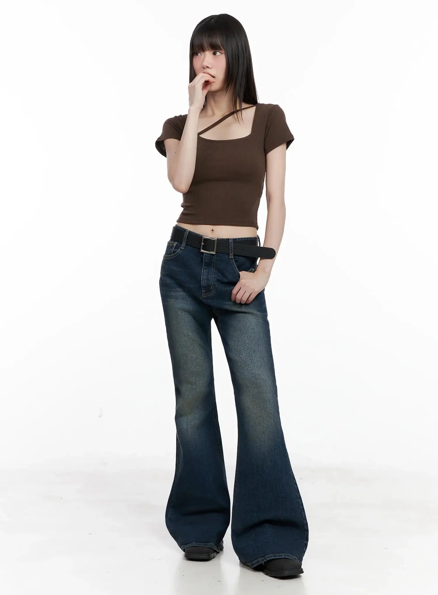 Seoyeon High-Waist Distressed Flare Jeans IL531
