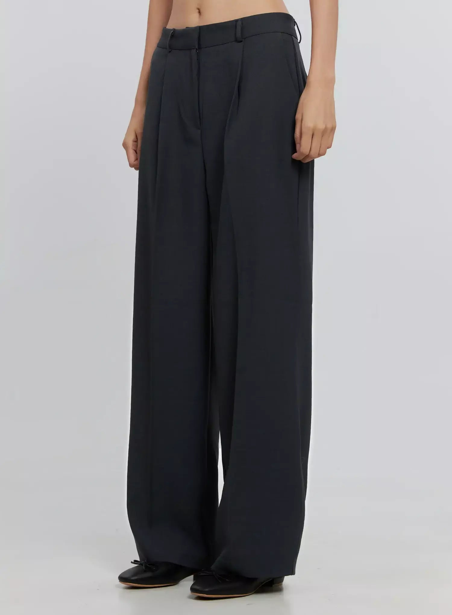Classic Wide-Leg Trousers IS516