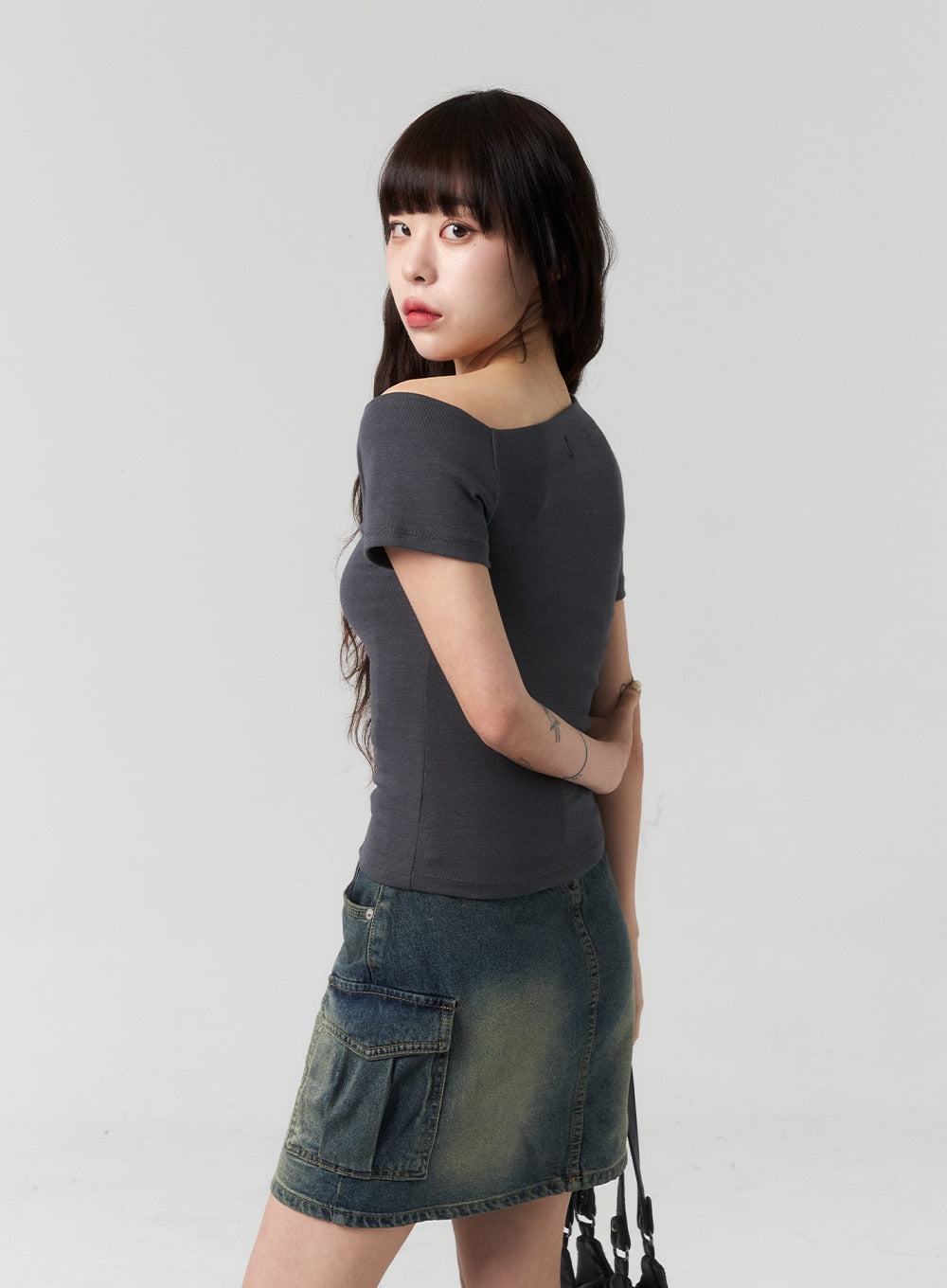 Off-Shoulder Tee CL318