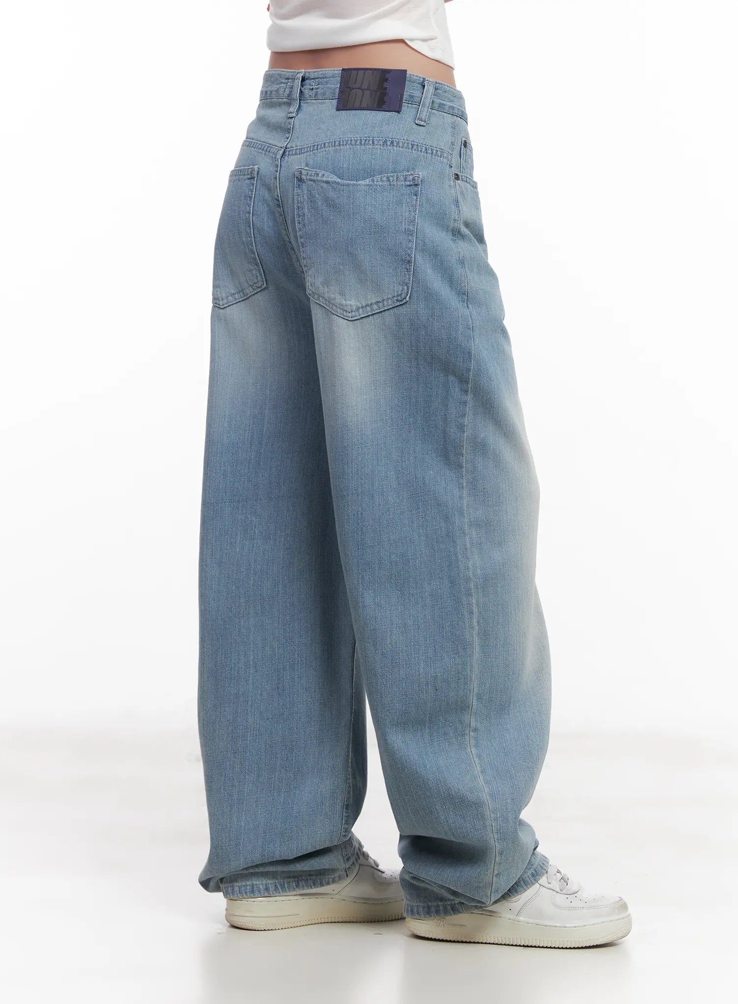 Hani Light-Wash Wide-Leg Jeans CU517