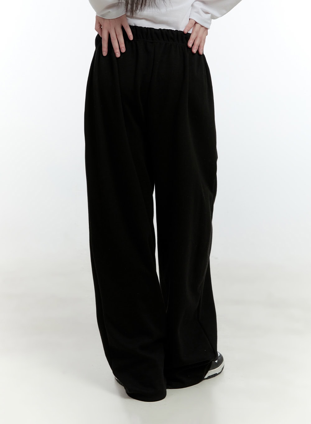 Cozy Embroidered Wide-Leg Sweatpants CF506