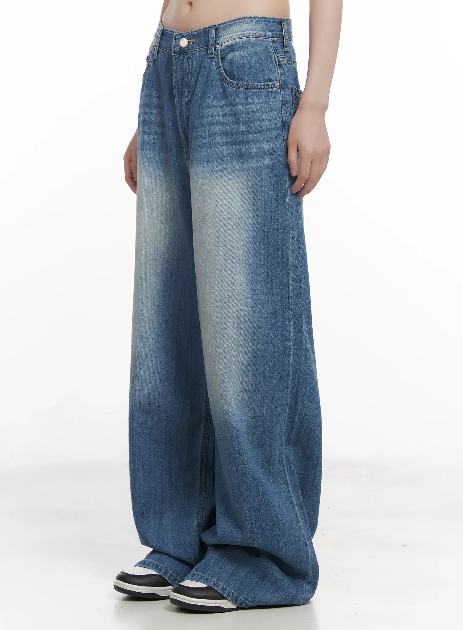 Yunjin Washed Wide-Leg Jeans CU518