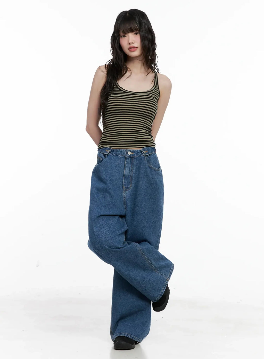 Pharita Loose-Fit Jeans IL528