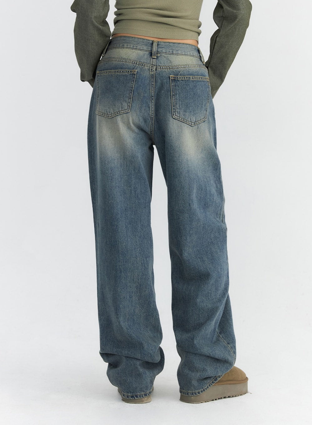Wide-Fit Washed Jeans CO313