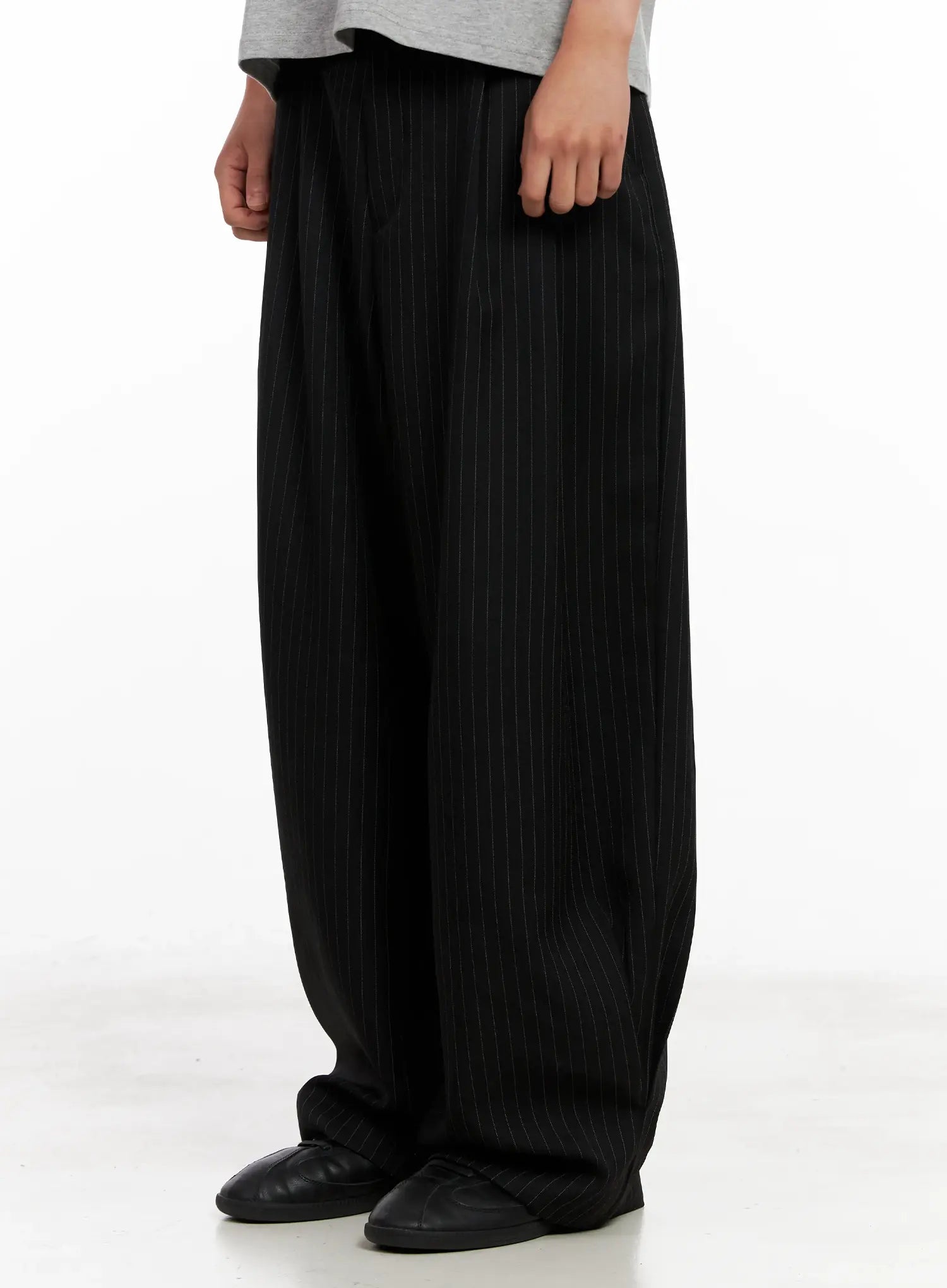 Men's Striped Relaxed-Fit Slacks IL521