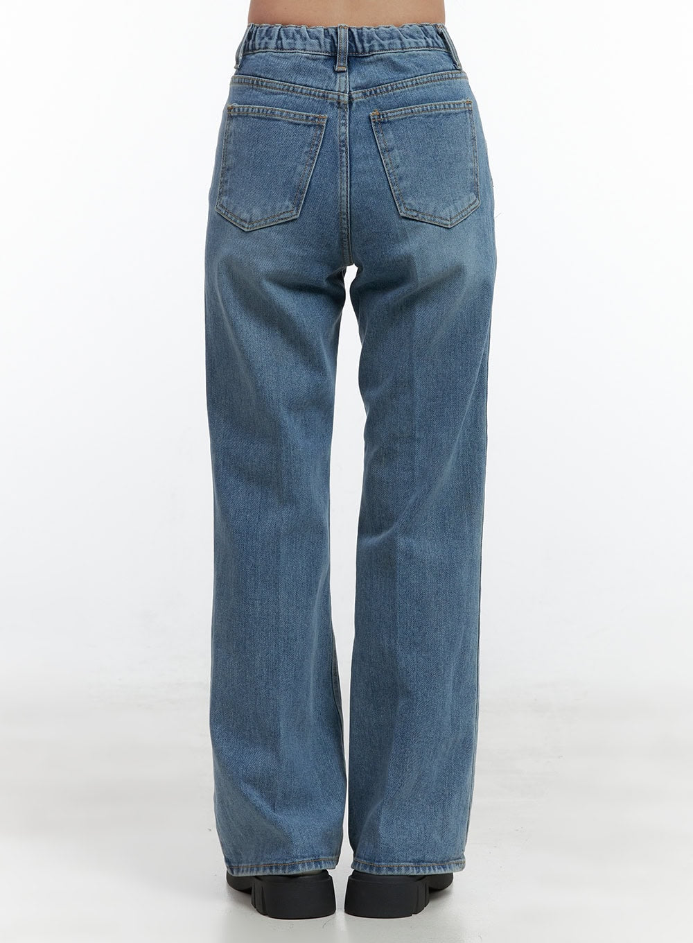 Aubrey Washed Classic Straight-Fit Jeans OO421