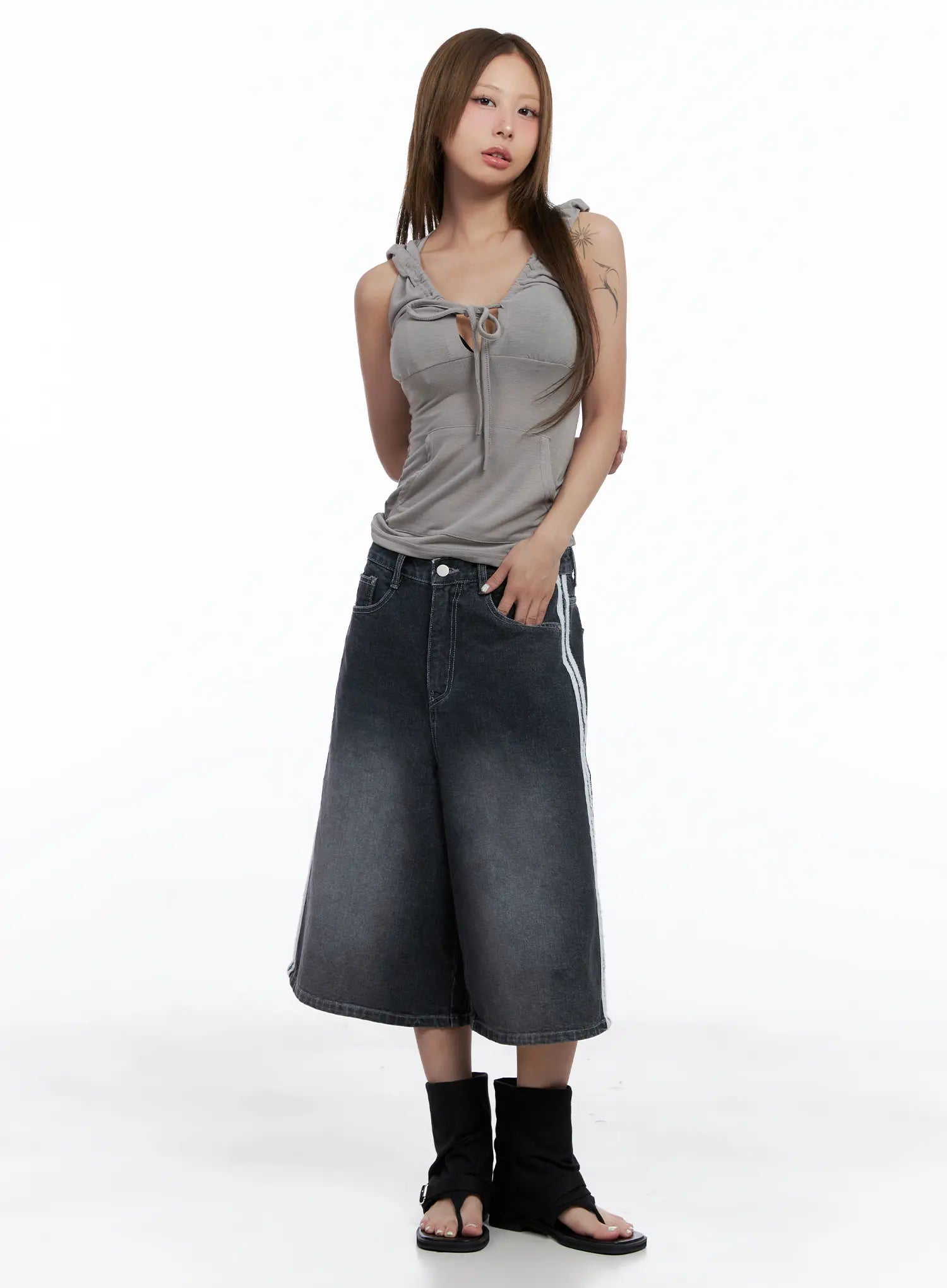 String Hooded Sleeveless Top CL510