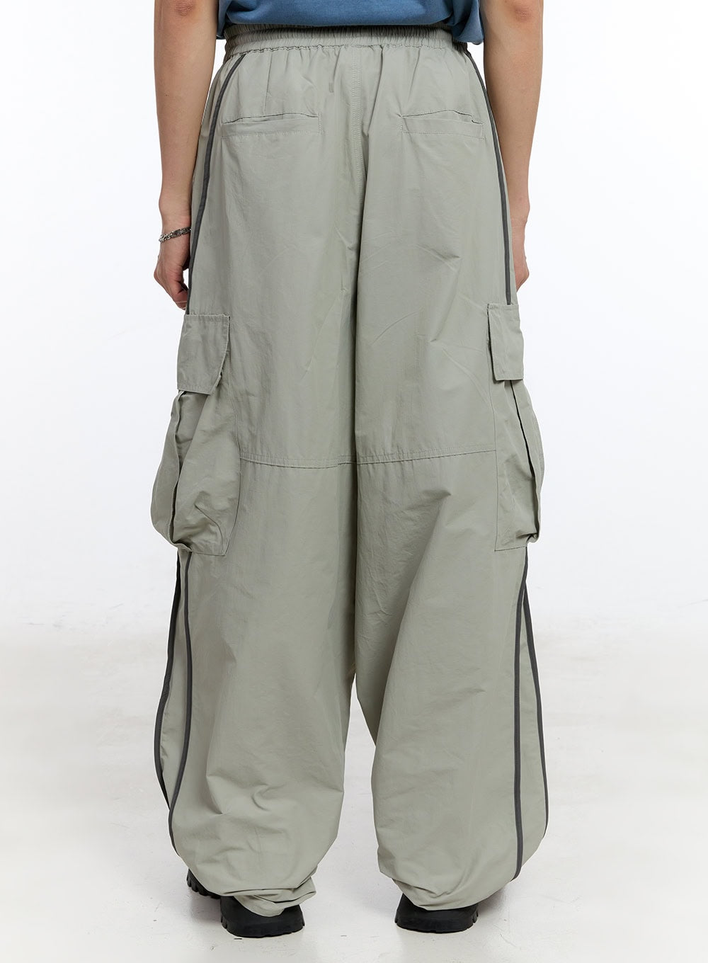 Men's Cargo Balloon-Fit Windbreaker Pants IY530