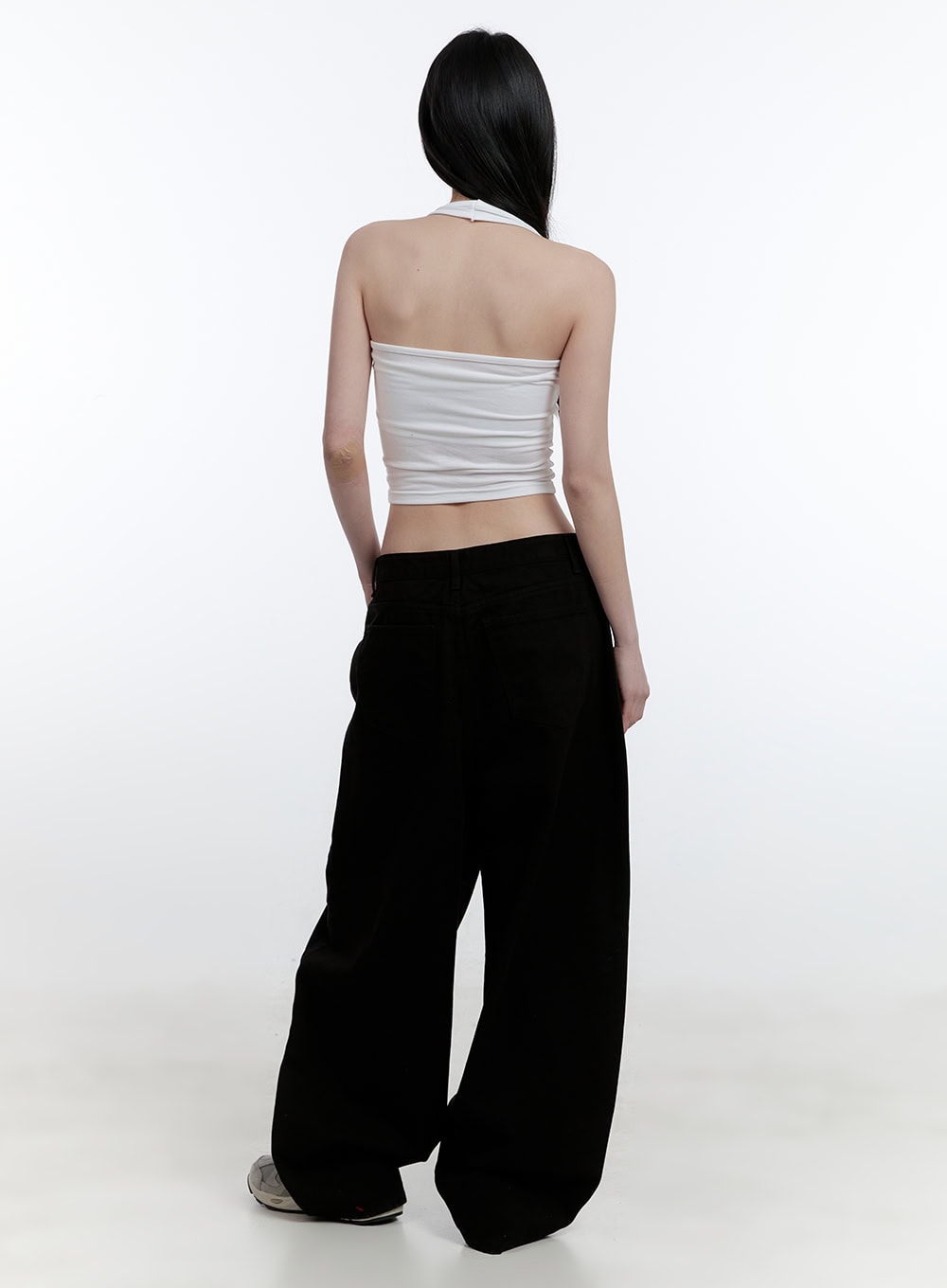 Essential Slim-Fit Halter Top CJ522