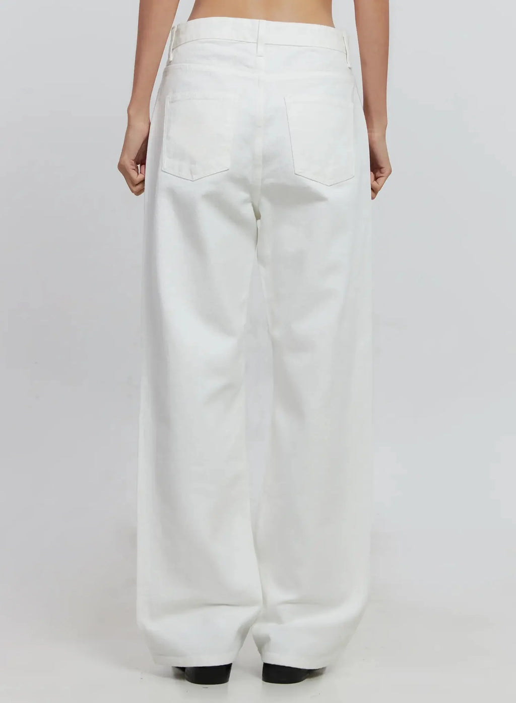 Taytum Straight-Leg Jeans IS515