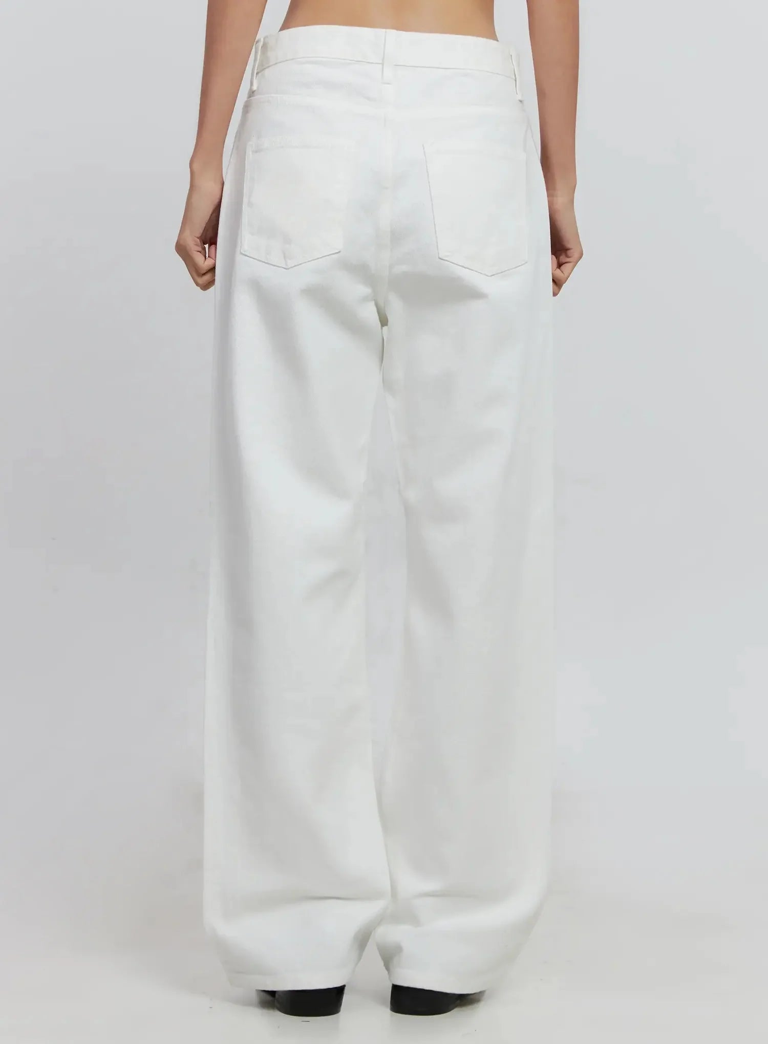 Taytum Straight-Leg Jeans IS515