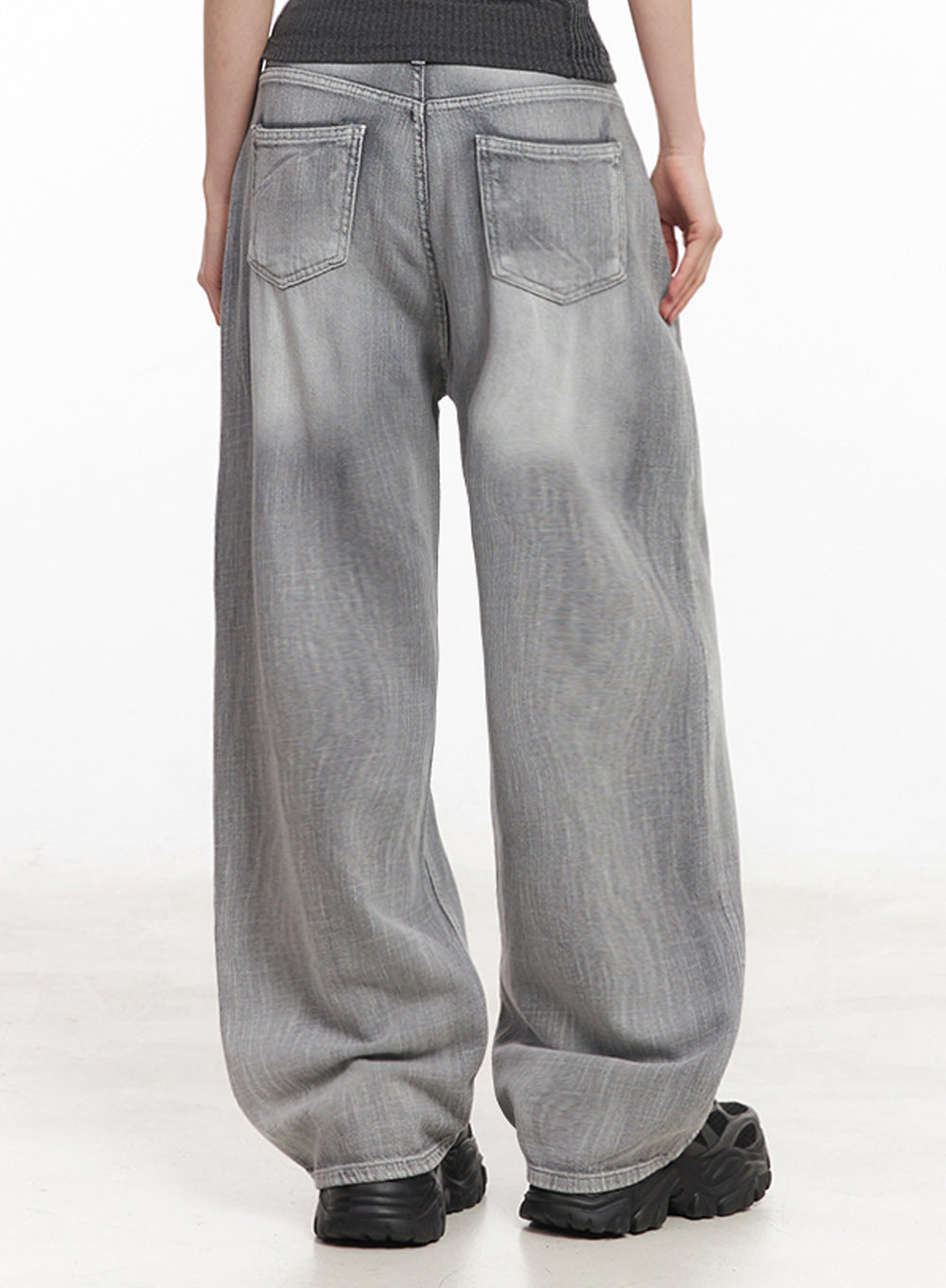 Flore Washed Wide-Leg Jeans IY516