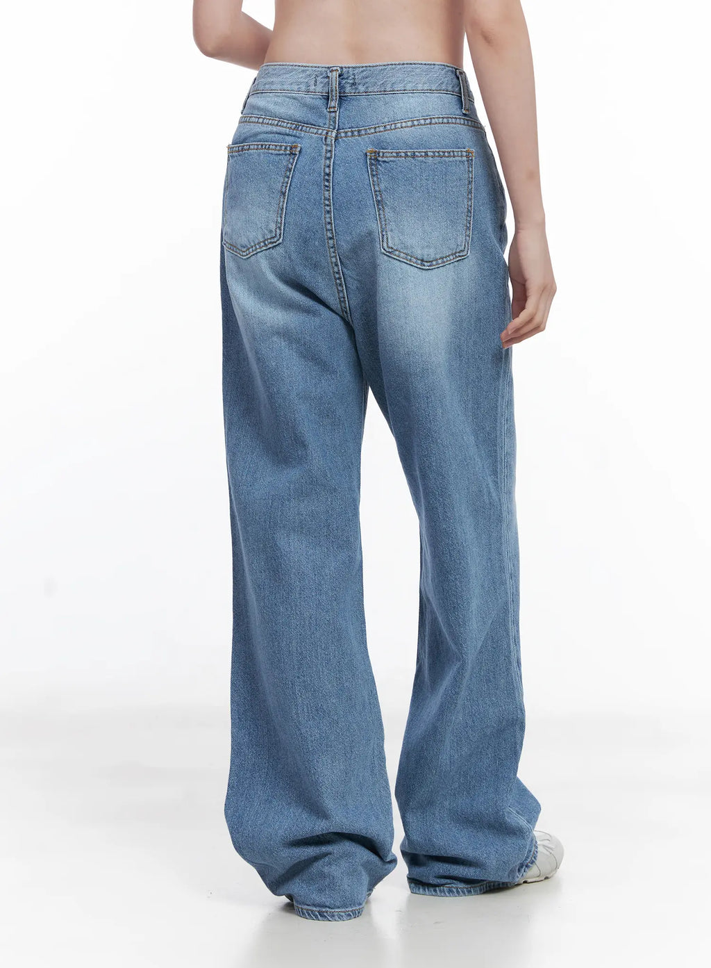 Jung Straight-Leg Washed Jeans CG521