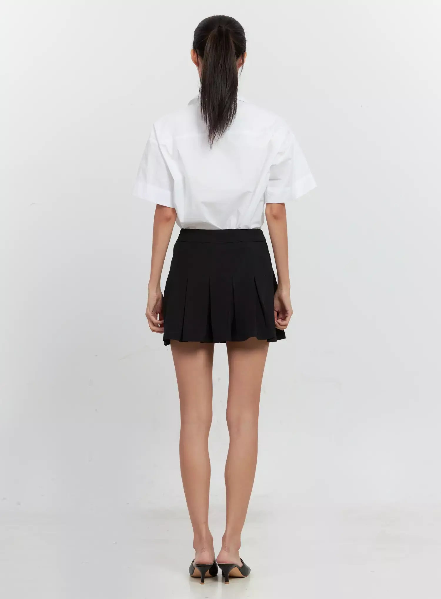 Collared Short-Sleeve Button-Up Shirt IL528