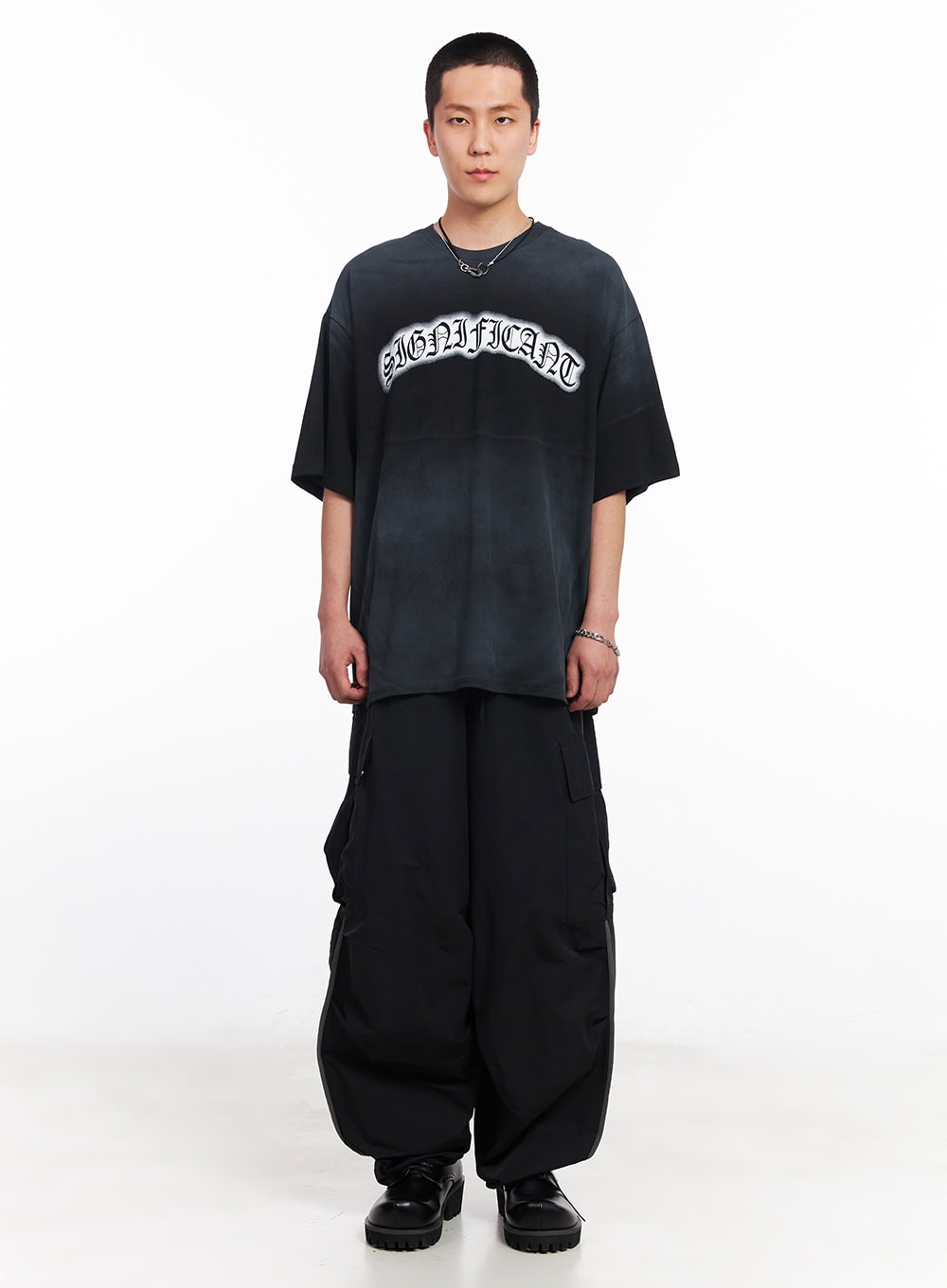 Men's Cargo Balloon-Fit Windbreaker Pants (Black) IU503