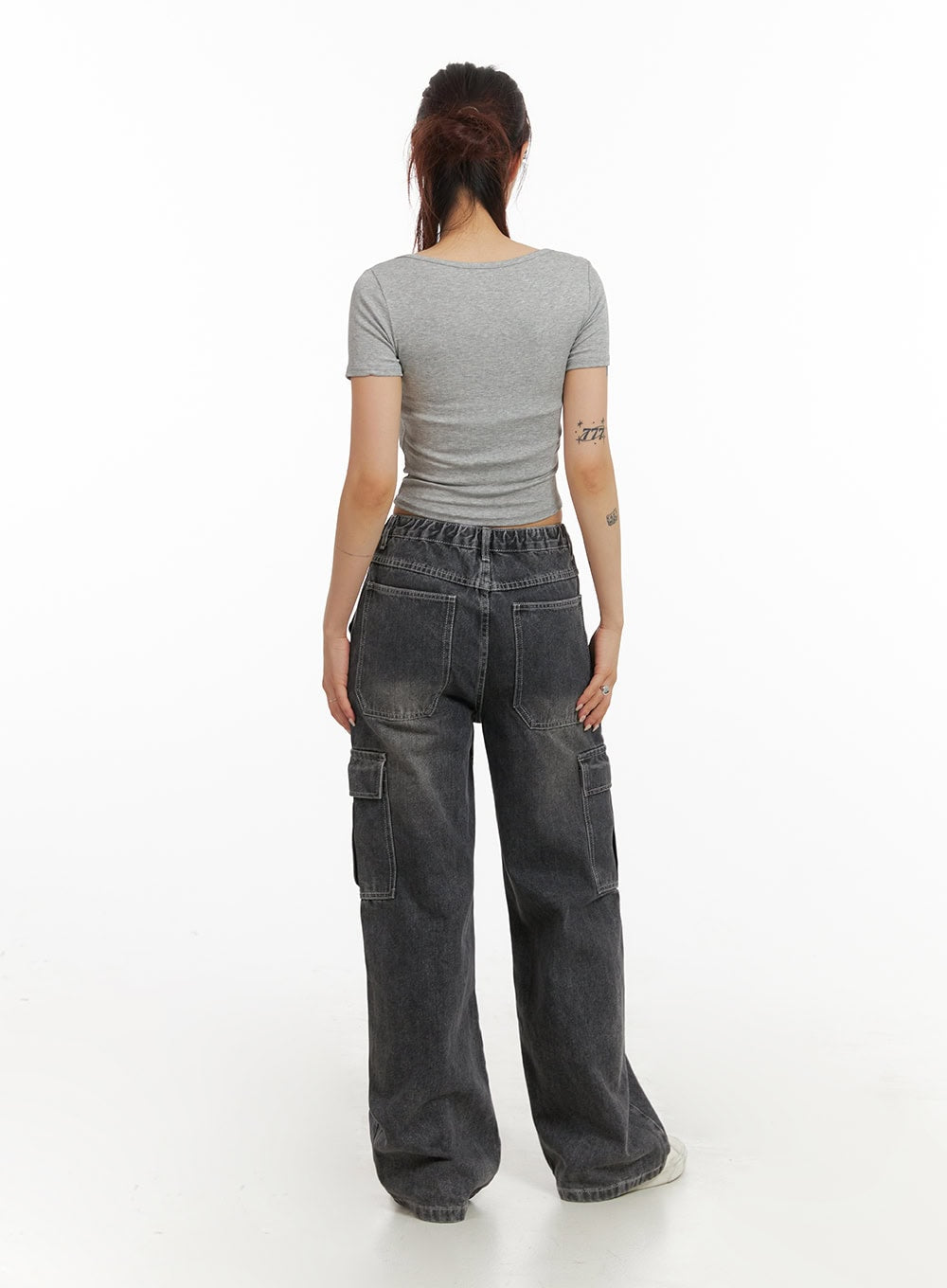 Slim Fit Buttoned U-Neck Crop Top IY410