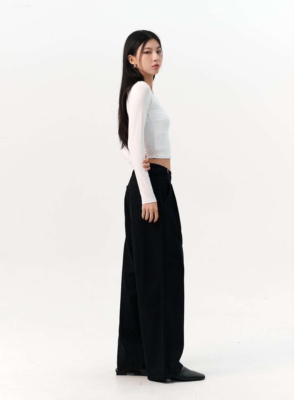 SlimFit U-Neck Crop Top IO320