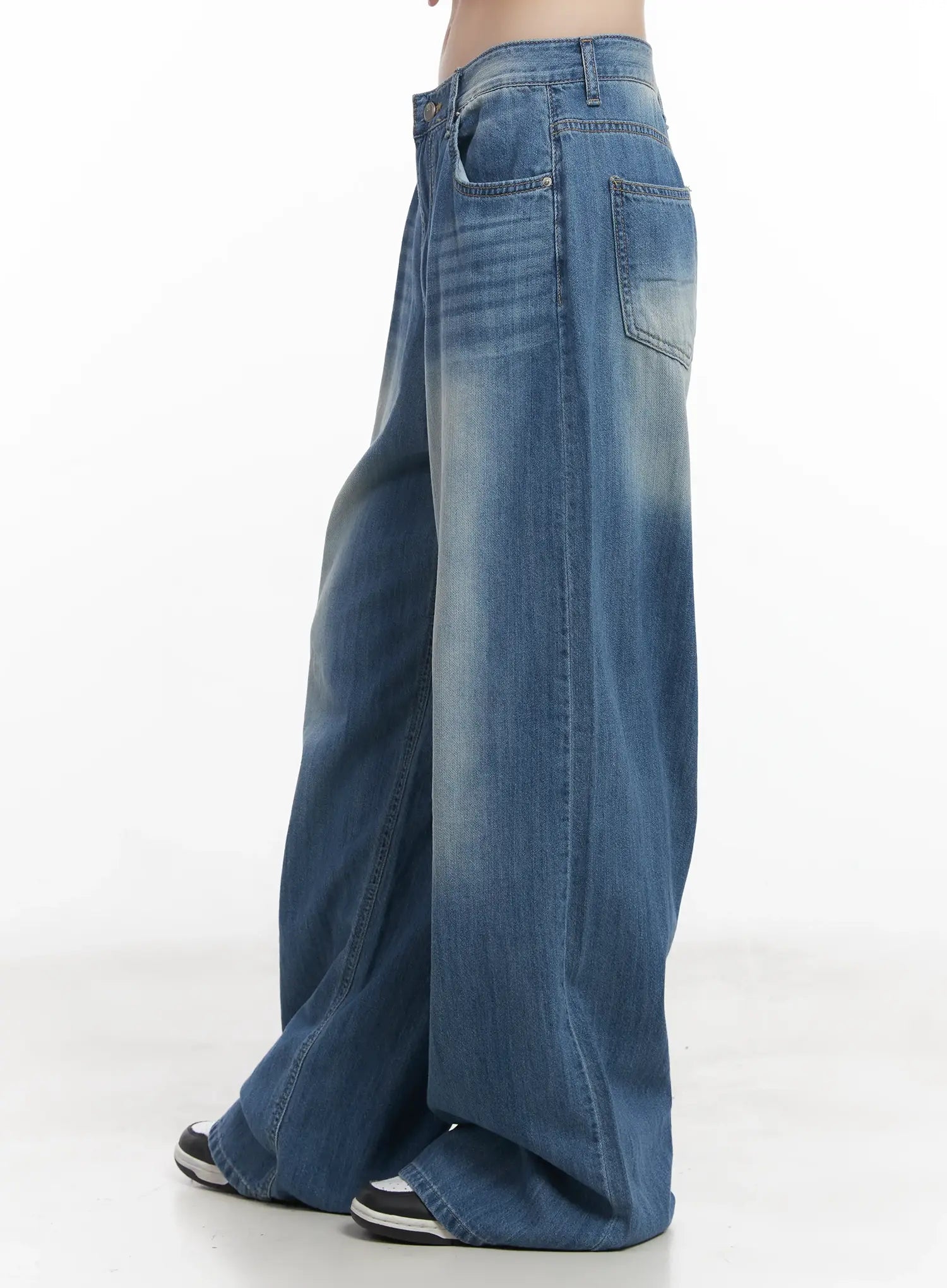 Yunjin Washed Wide-Leg Jeans CU518
