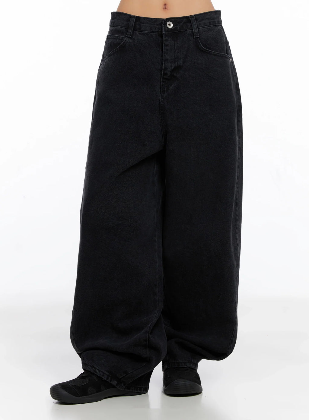 Sunwoo Embroidered Wide Leg Jeans IG528