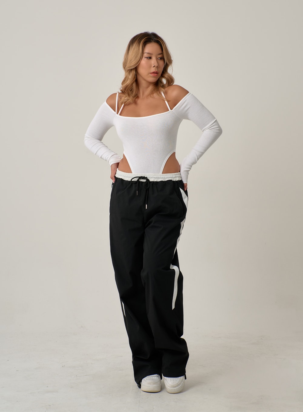 Off-Shoulder Thin Straps Bodysuit IN22