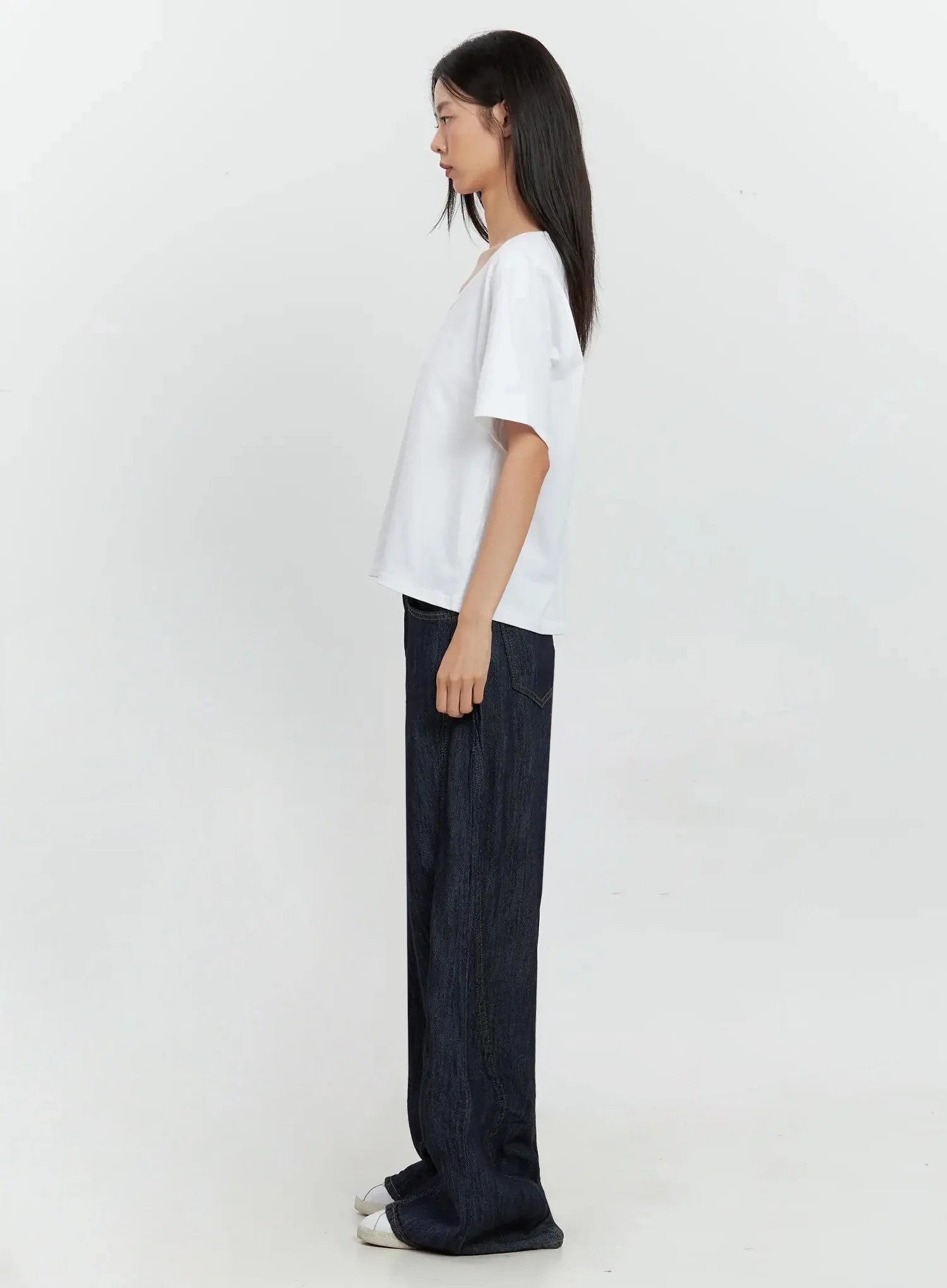 Basic U-Neck T-Shirt IL528