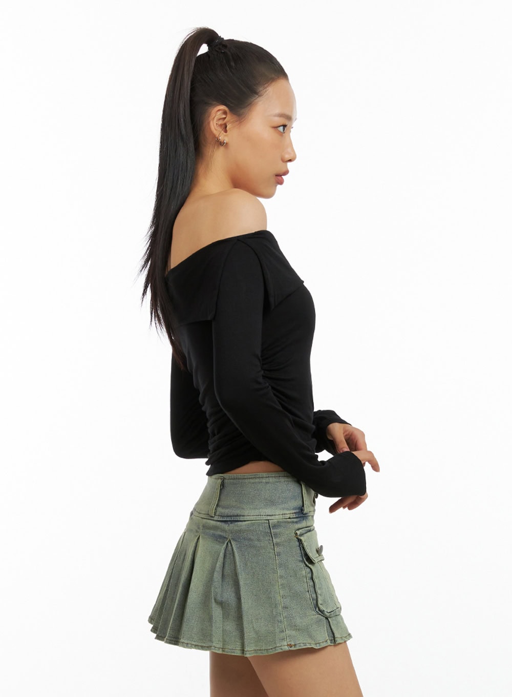 Slim Off-Shoulder Long Sleeve Top IG405