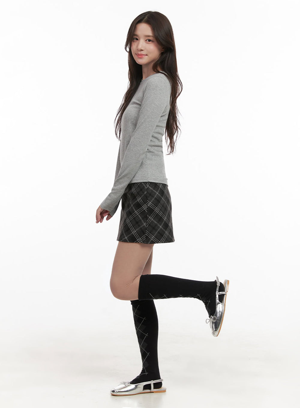 Essential Slim-Fit Long-Sleeve Top IJ510