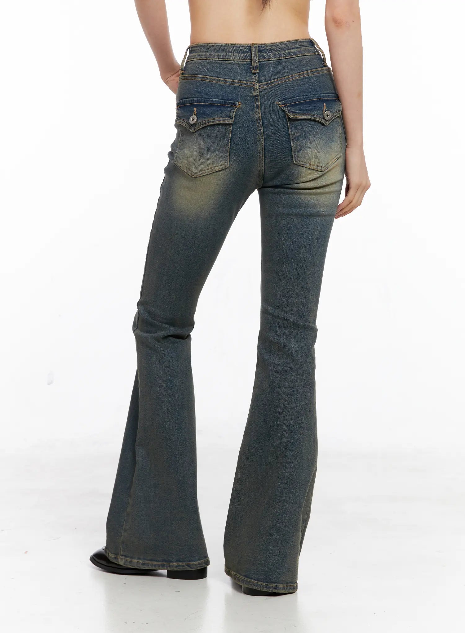 Emmy Washed Flare Jeans CC1109