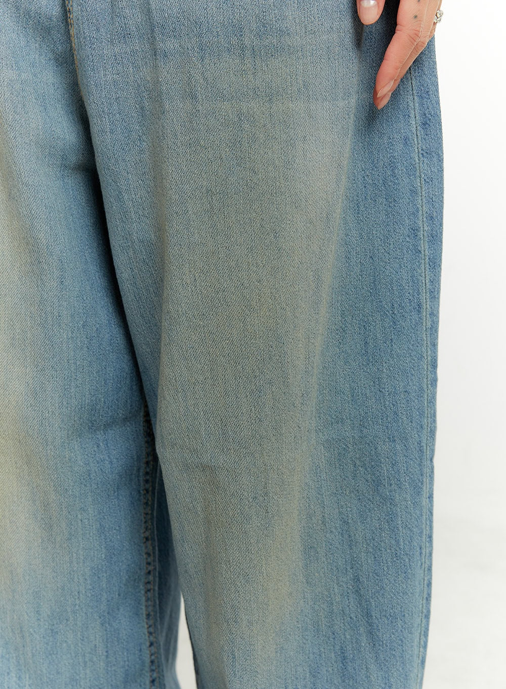 Low Rise Wide Fit Baggy Jeans CU421