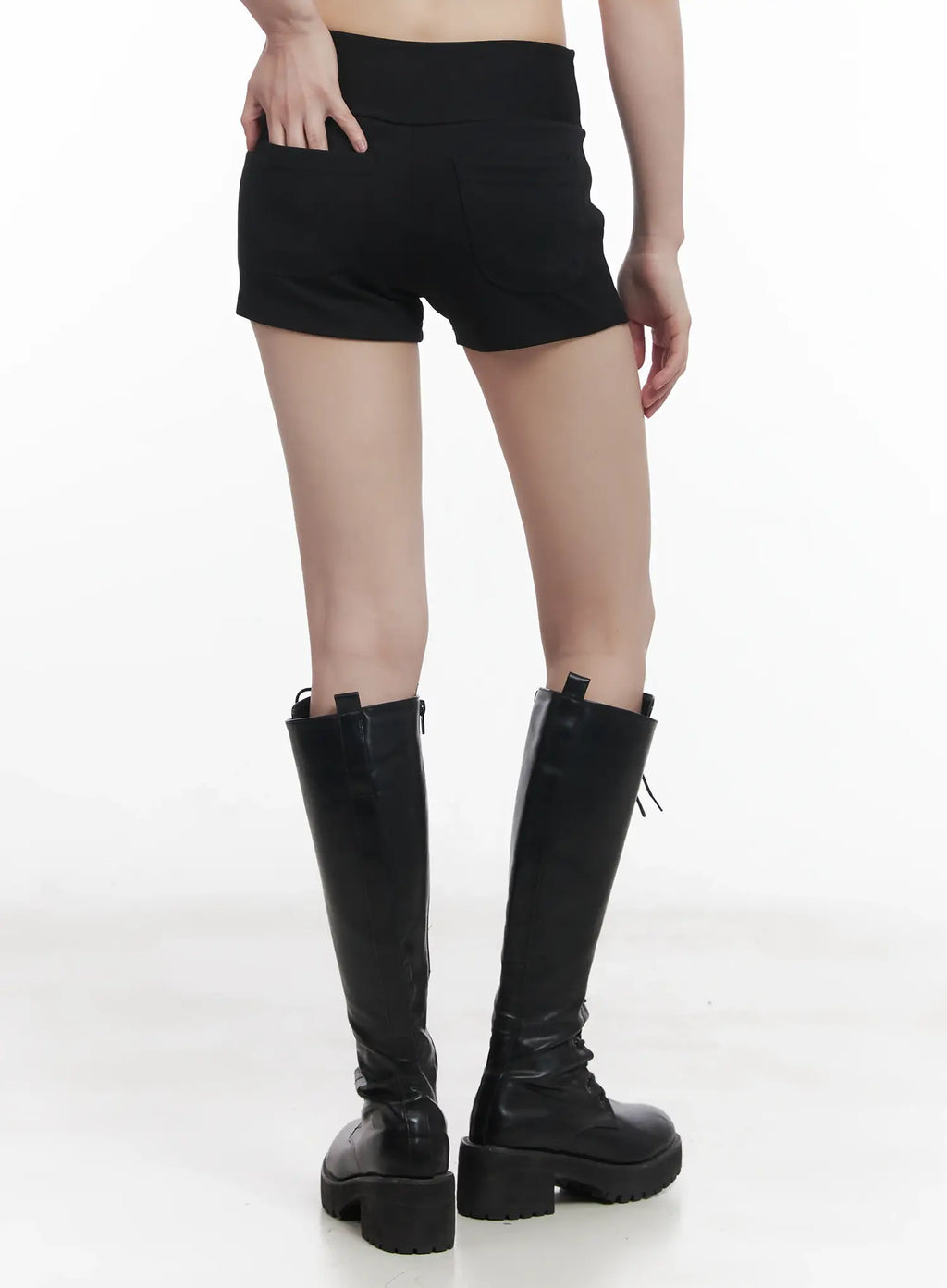 Basic Slim-Fit Shorts CU518