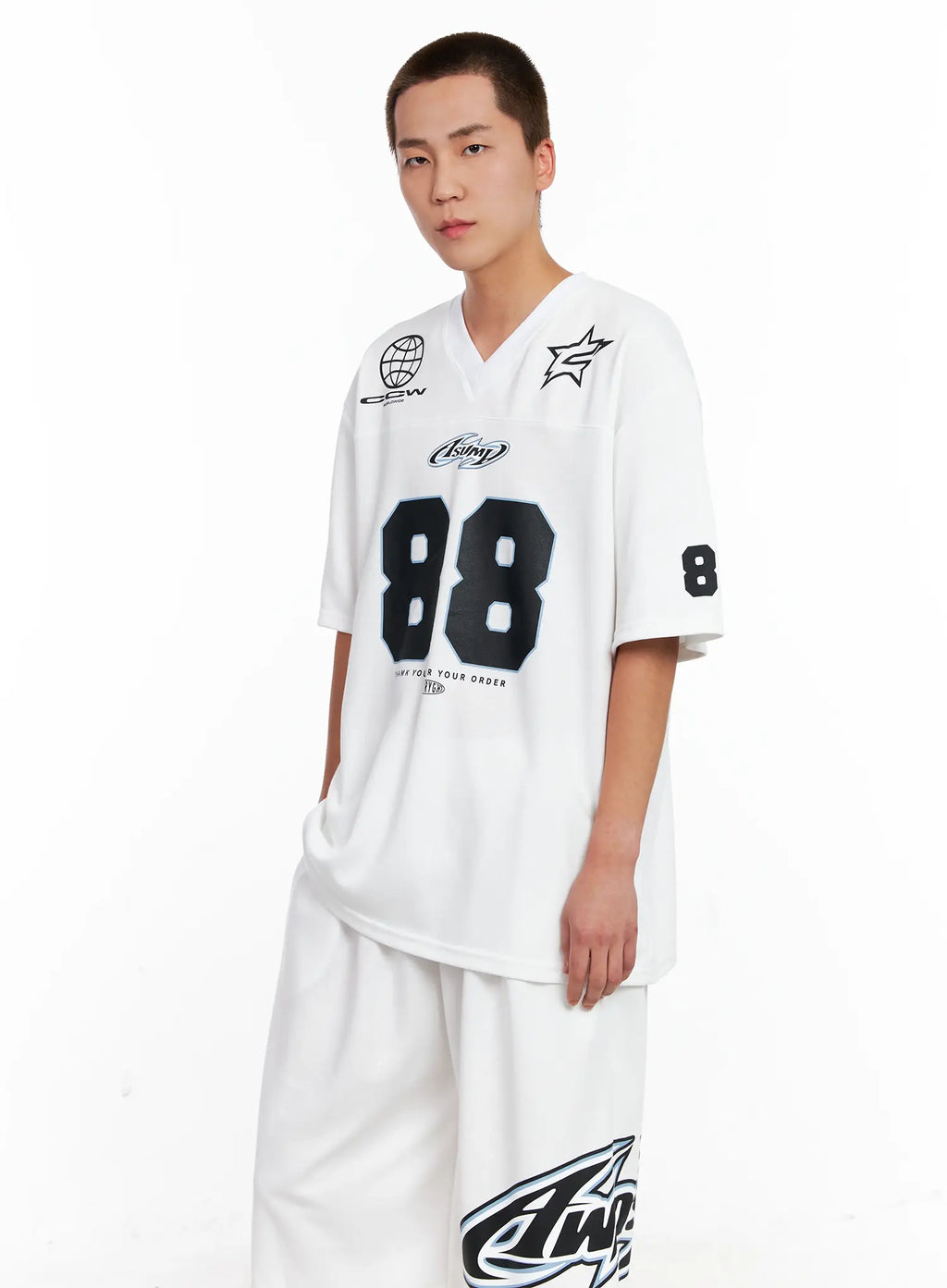 Men's Oversized Graphic V-Neck Tee IG508