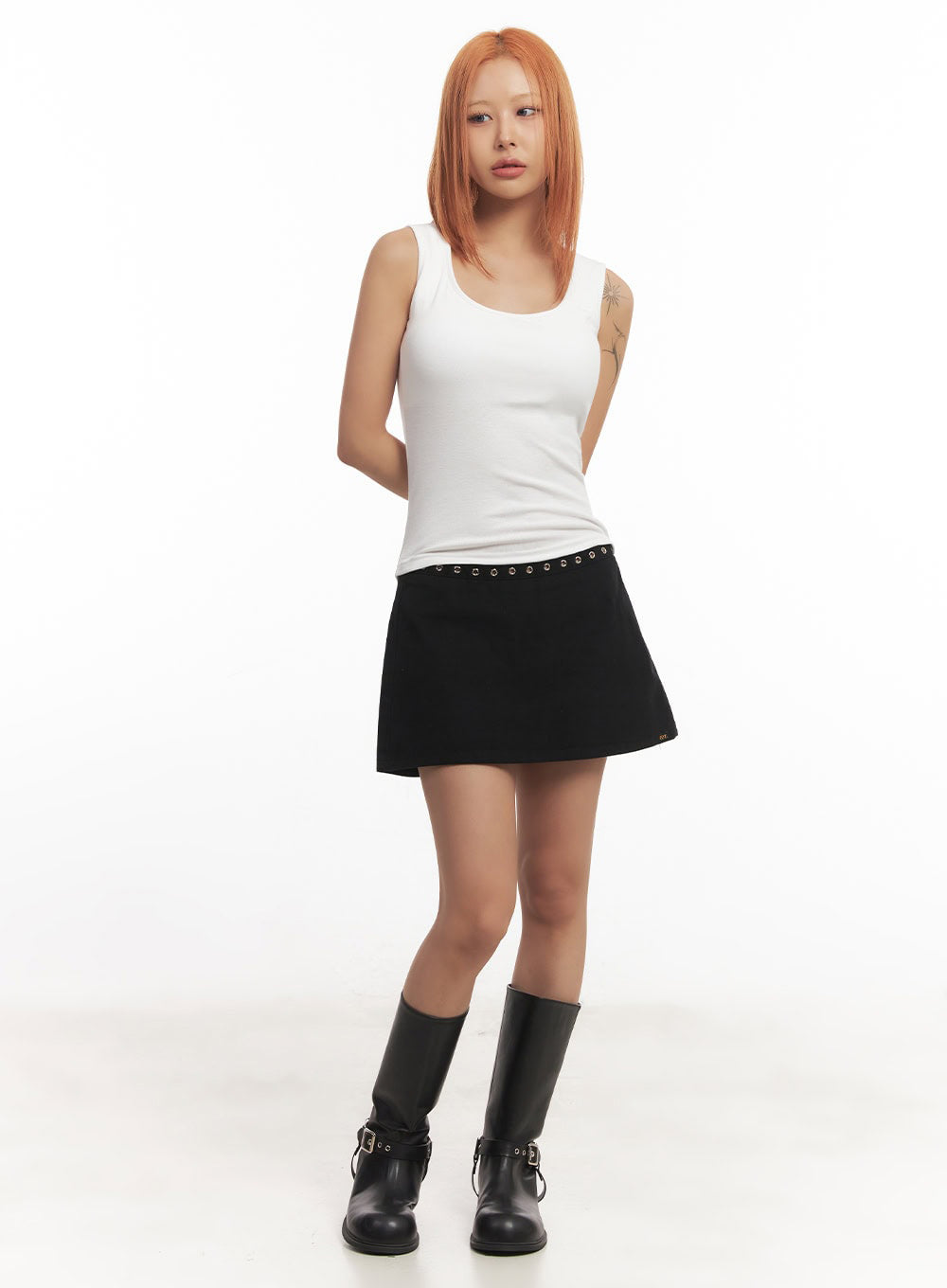 Low-Rise Eyelet Mini Skirt  IA517