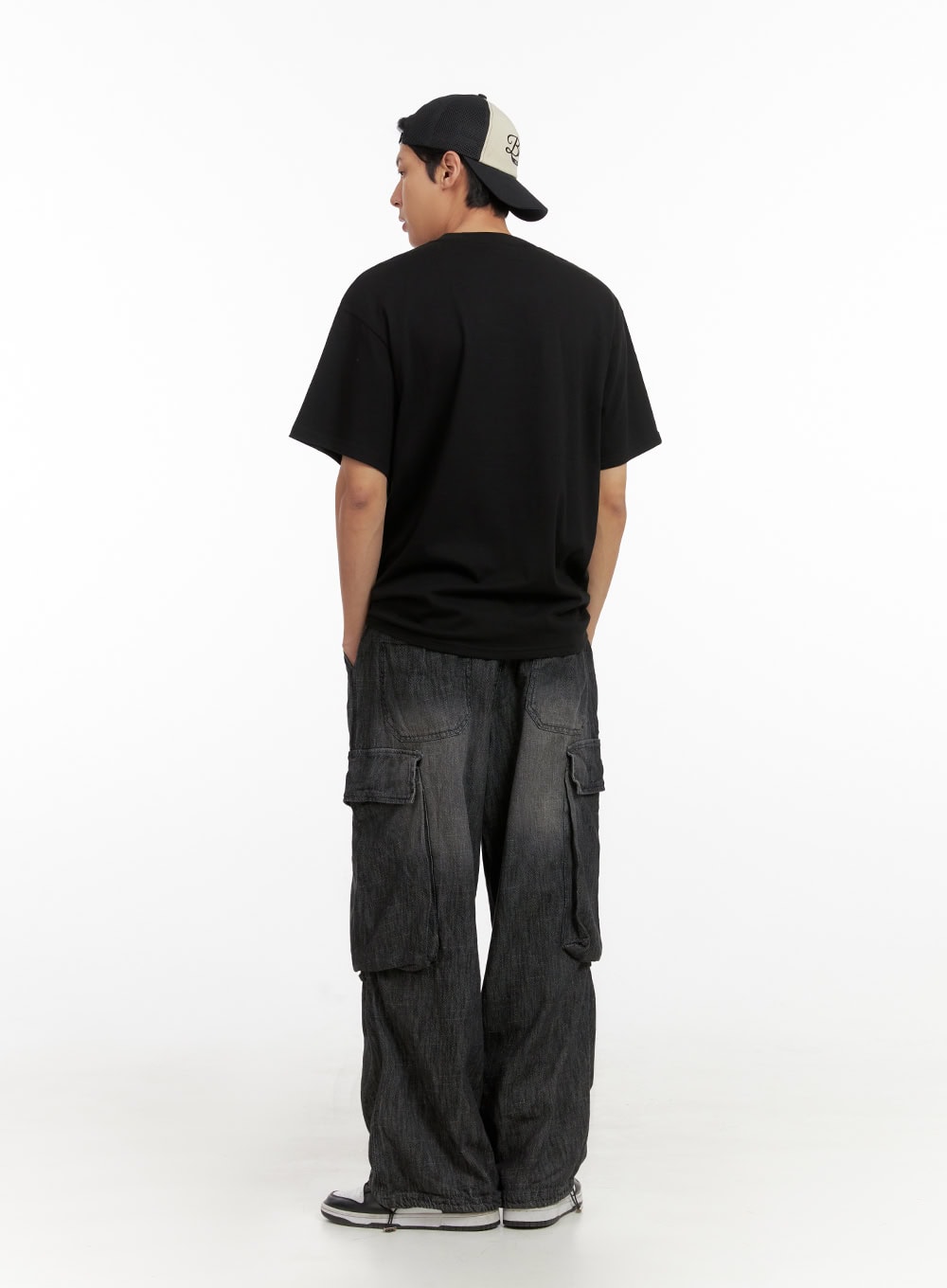 Men's Graphic Round Neck T-Shirt (Black) IL404