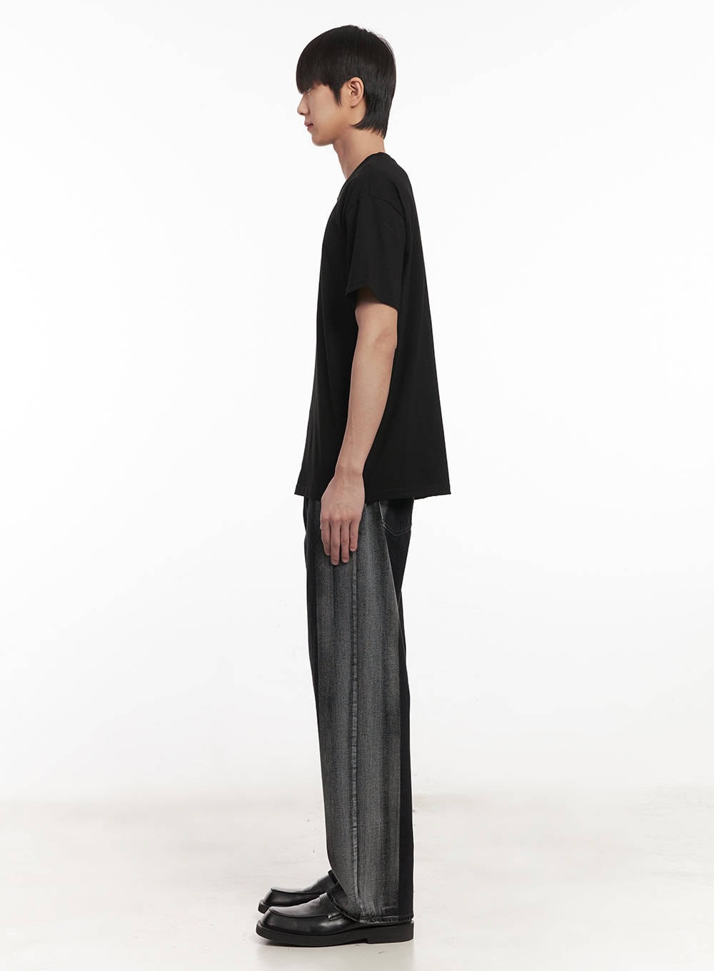 Men's Essential T-Shirt (Black) IM519