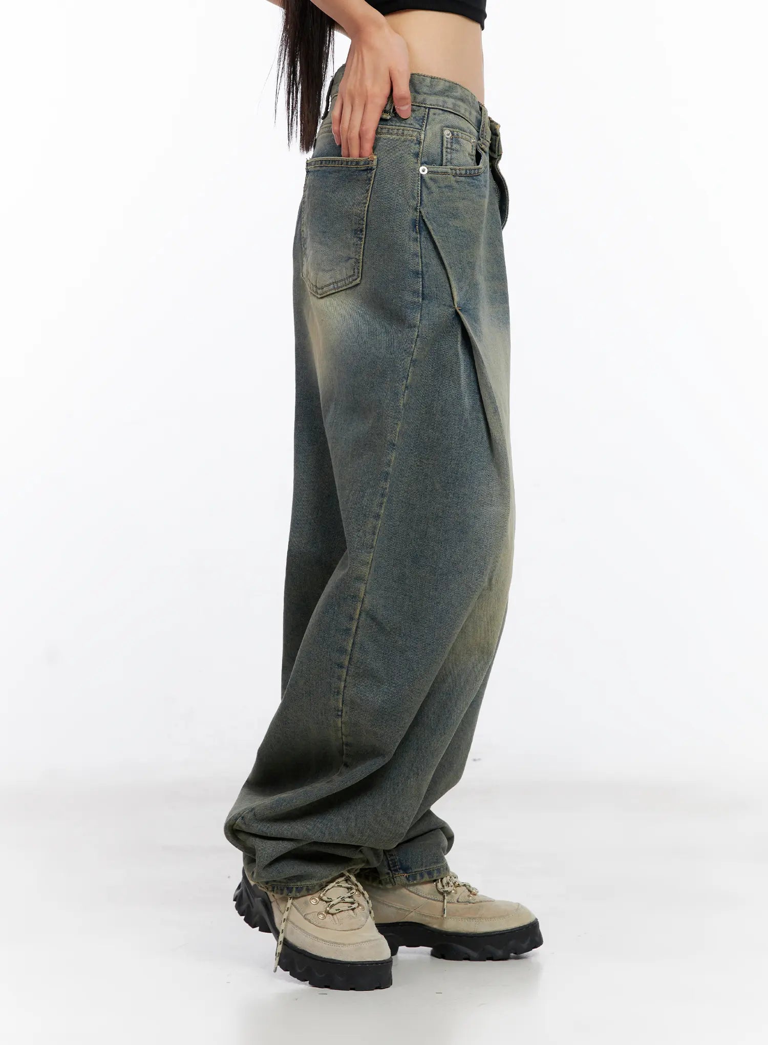 Chowon Washed Wide-Leg Denim Jeans CL530