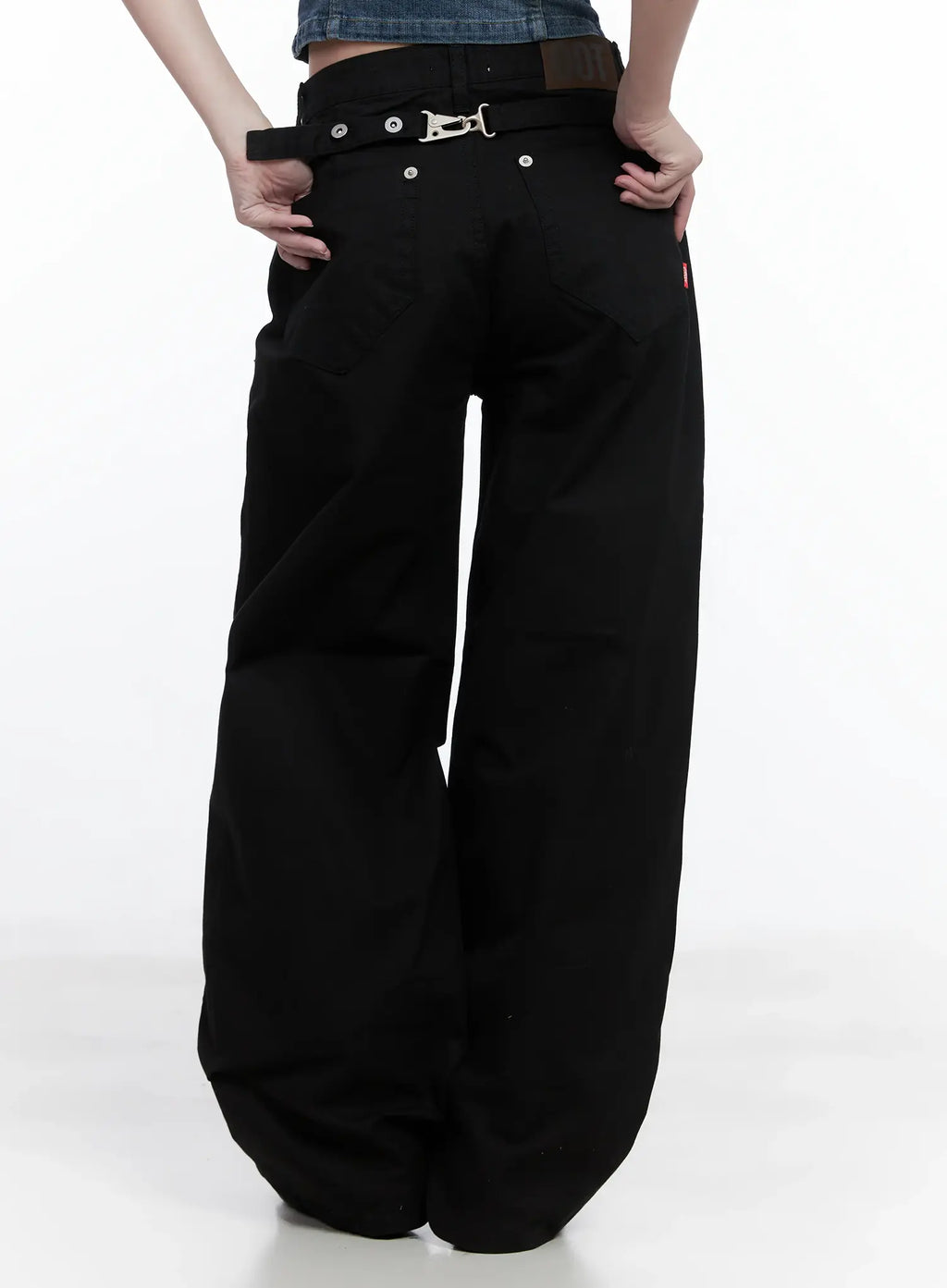 Low-Rise Back Detail Wide Pants CS525