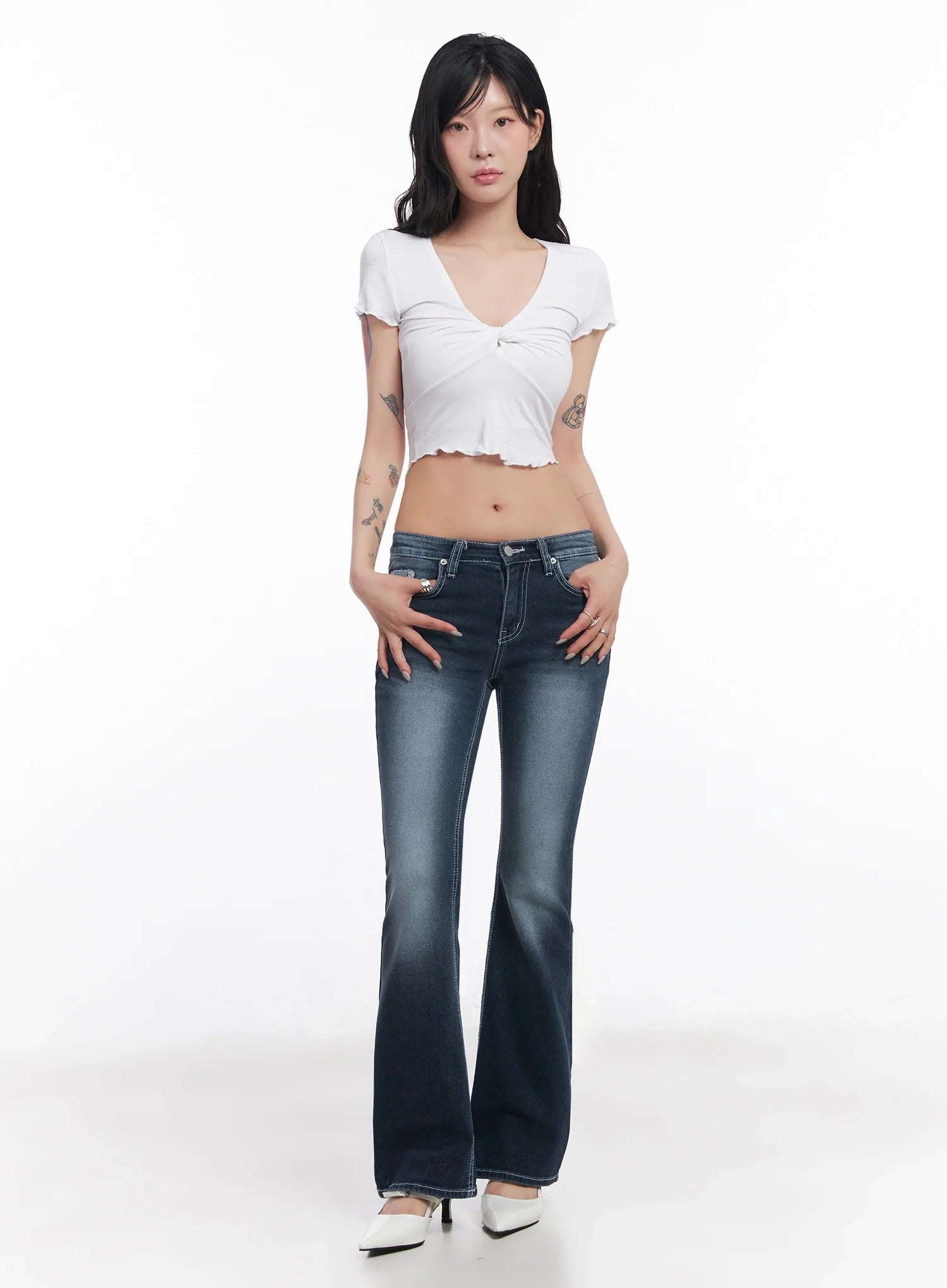 Xinyu Low-Rise Flared Denim Pants  IC503
