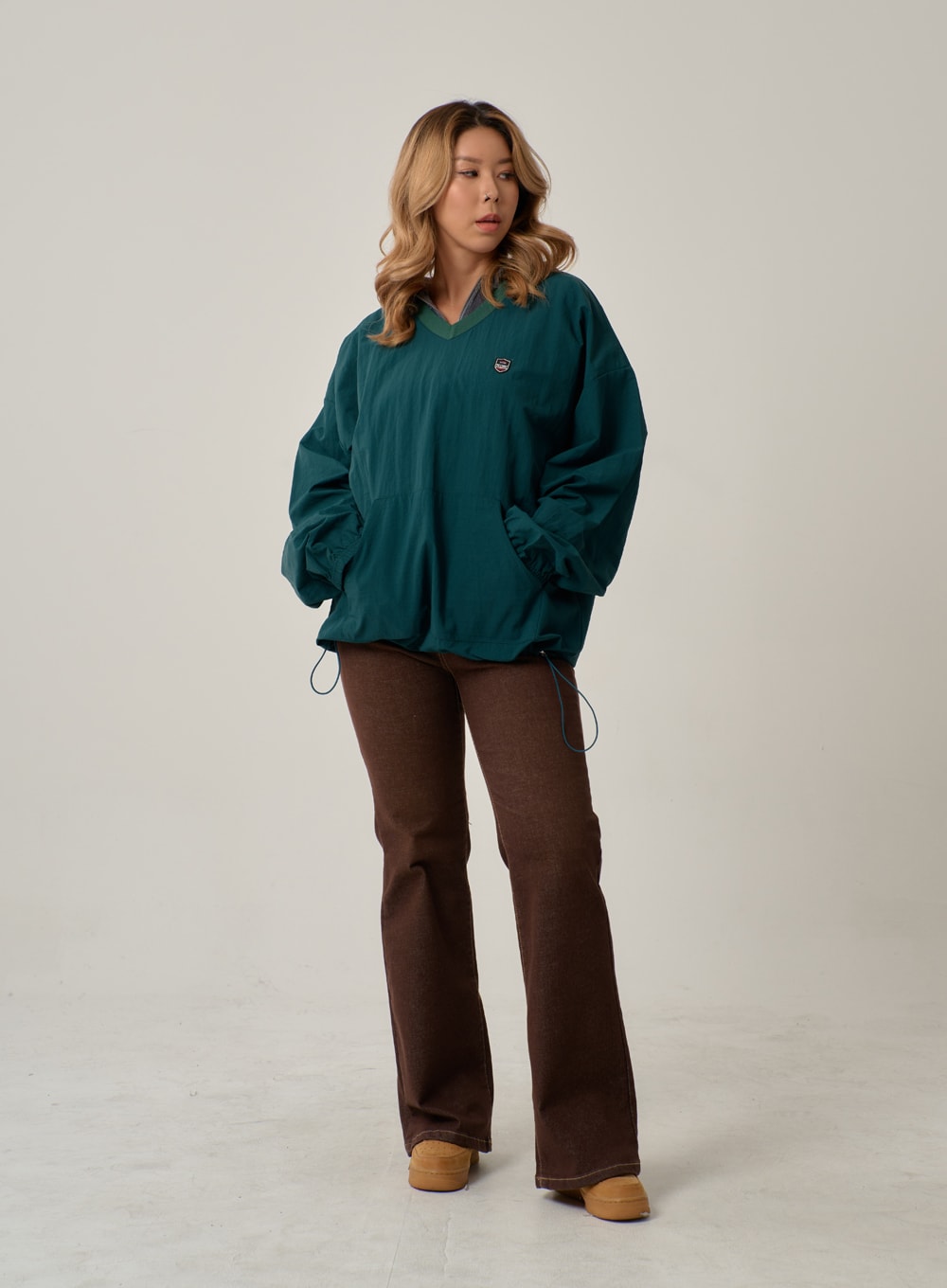 V-Neck Patch Sweatshirt IN22