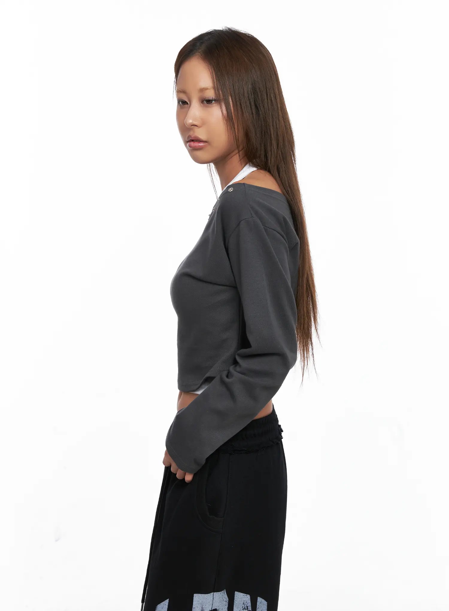 Eyelet Off-Shoulder Long Sleeve Crop Top CO510