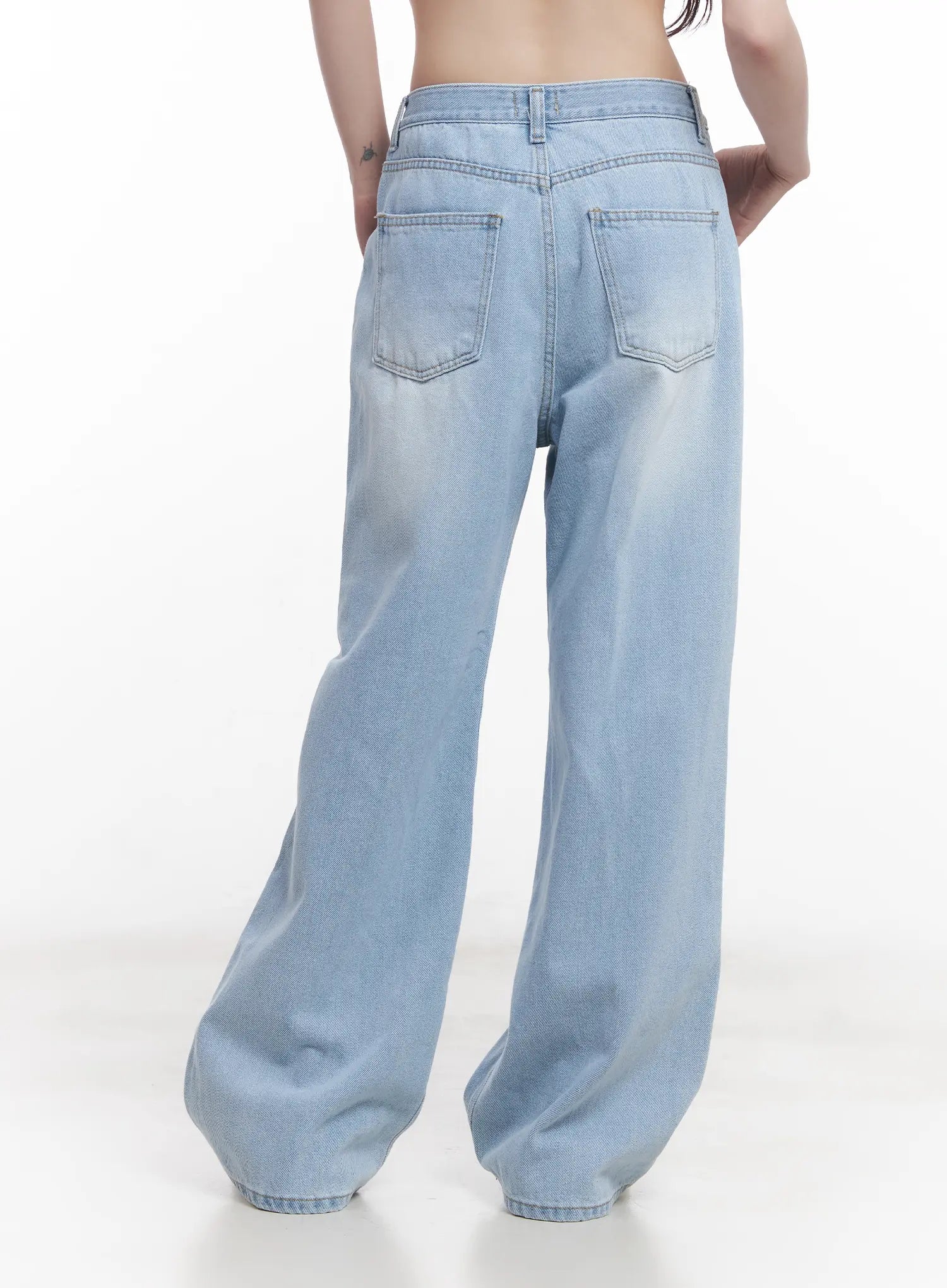 Haerin Washed Wide-Leg Jeans CU519