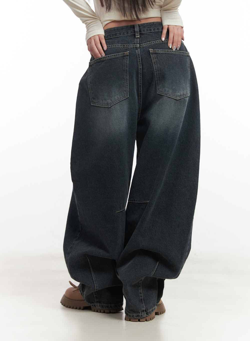 Giselle Stitched Balloon-Fit Jeans CF526