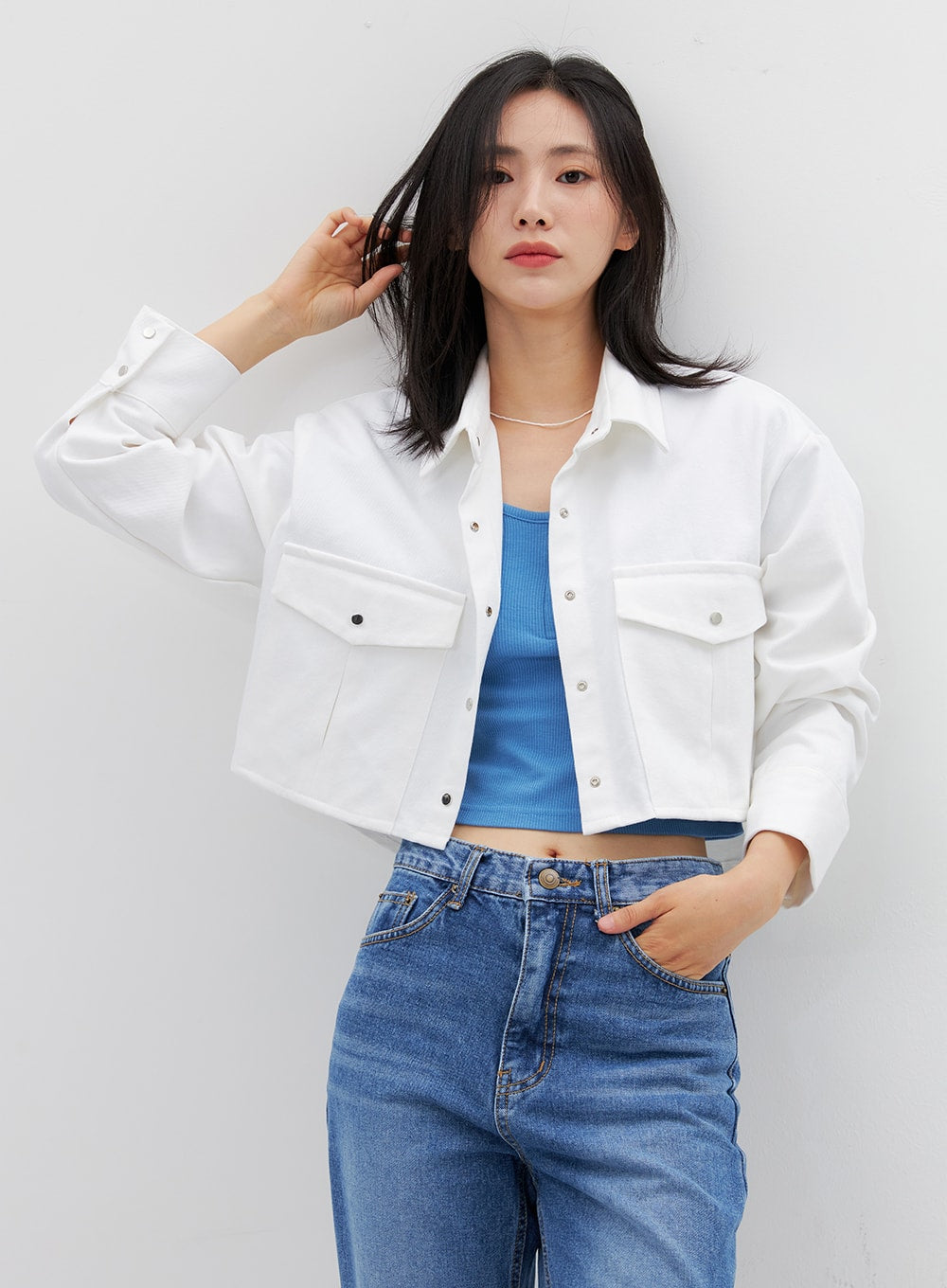 Buttoned U-Neck Crop Tee OG318