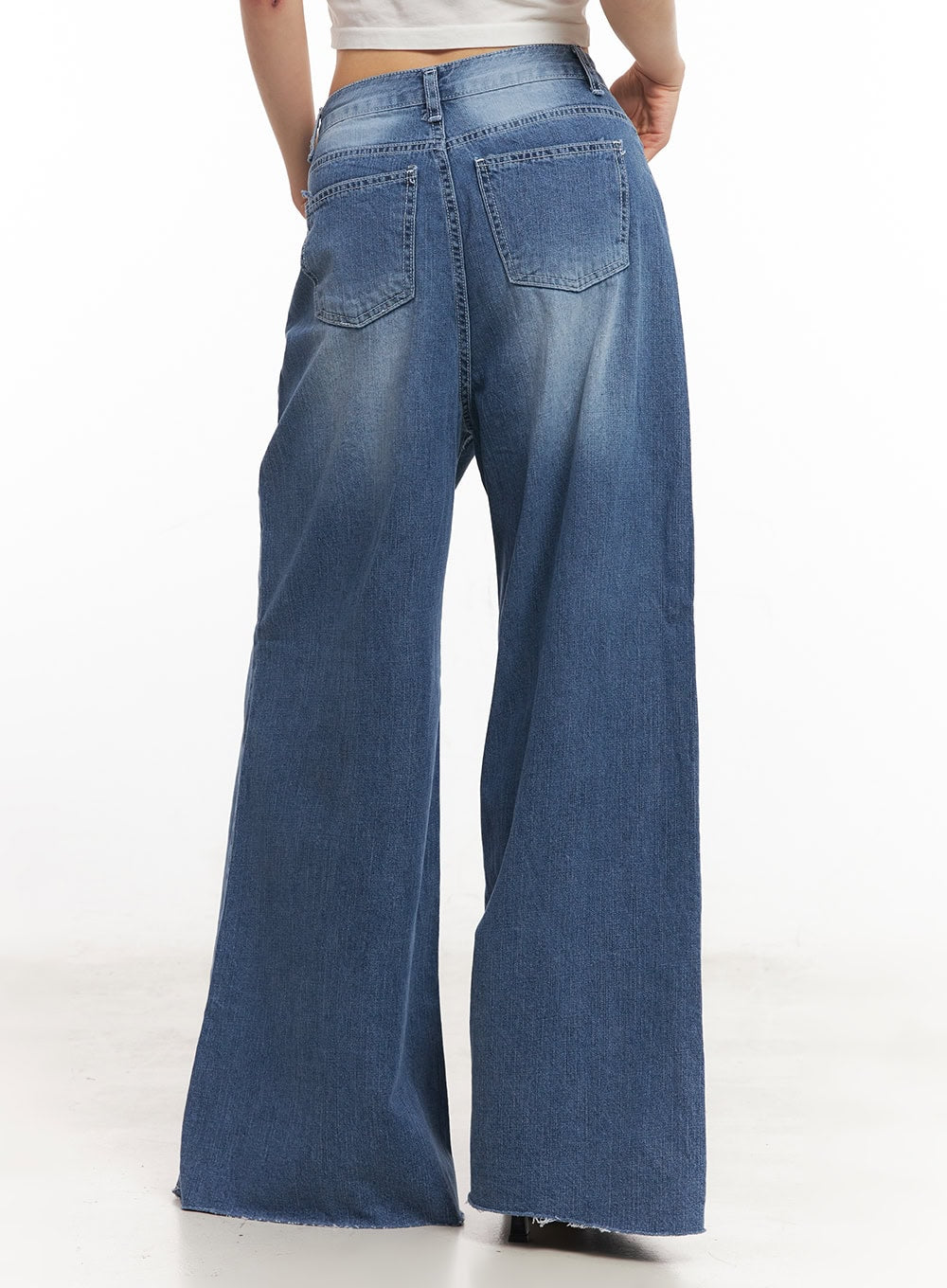Jayn Distressed Flare Wide-Leg Jeans CA504