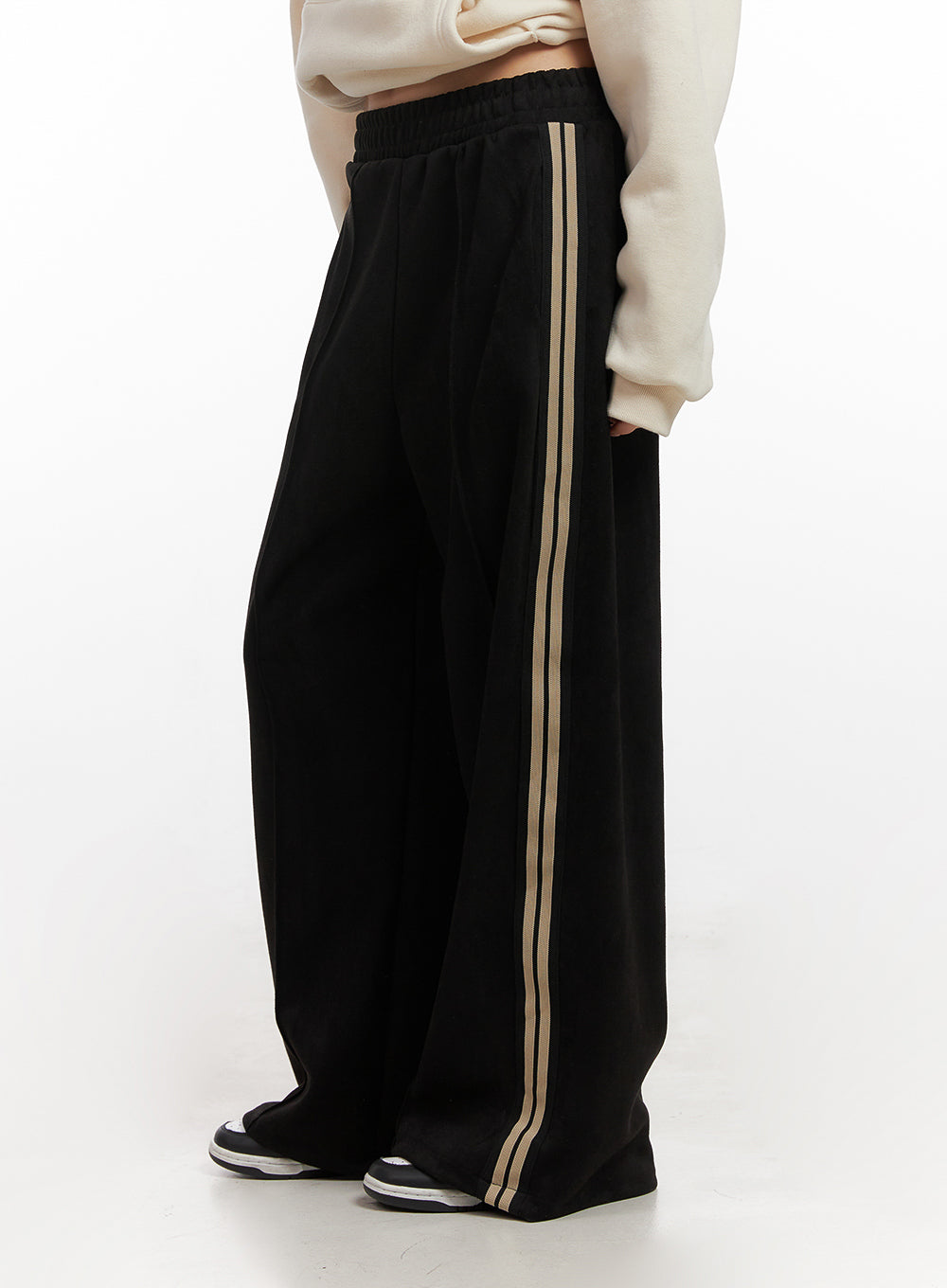 Suede Flared Wide Fit Pants CN428