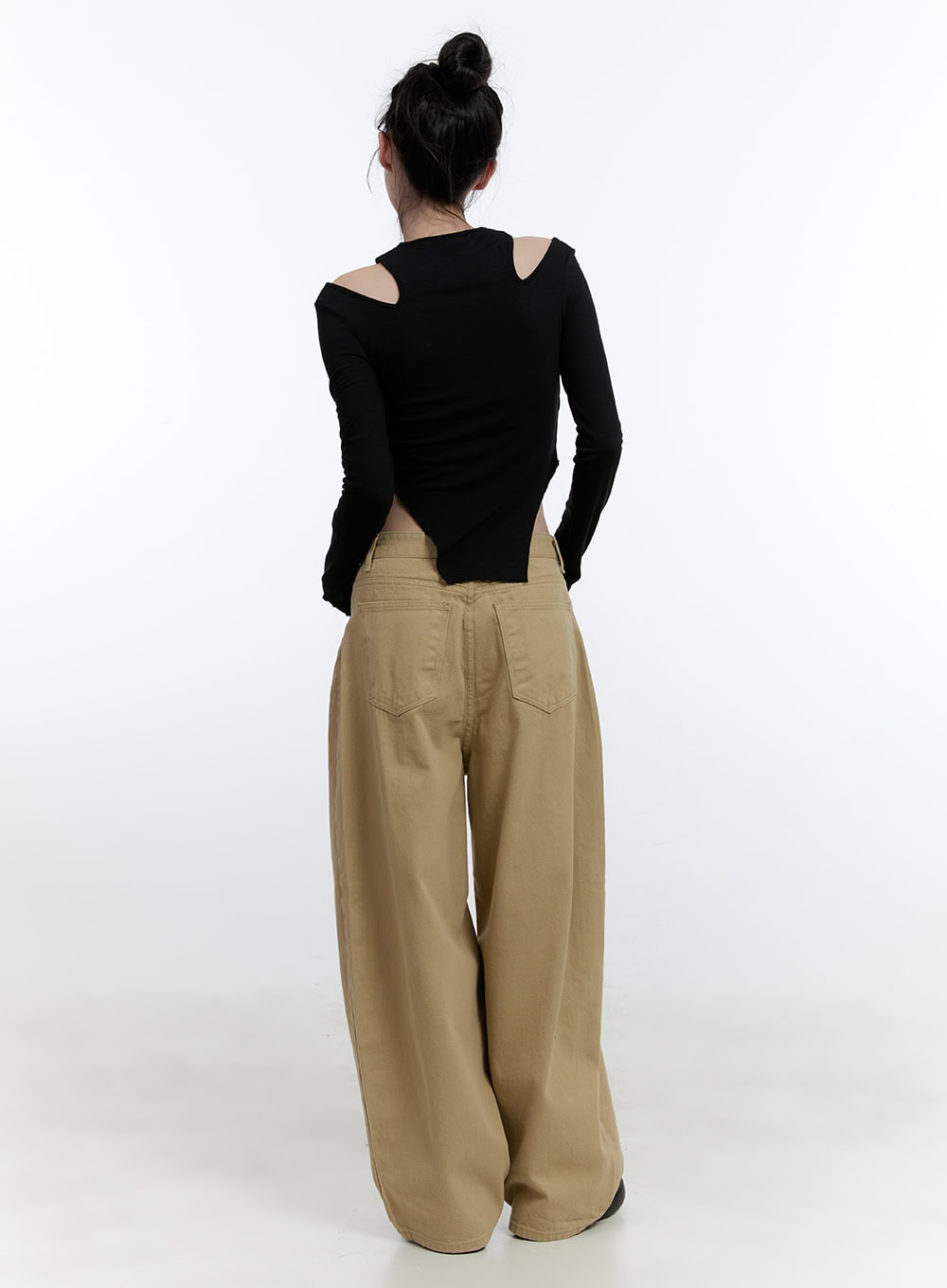 Shoulder Cut-Out Crop Top CJ521