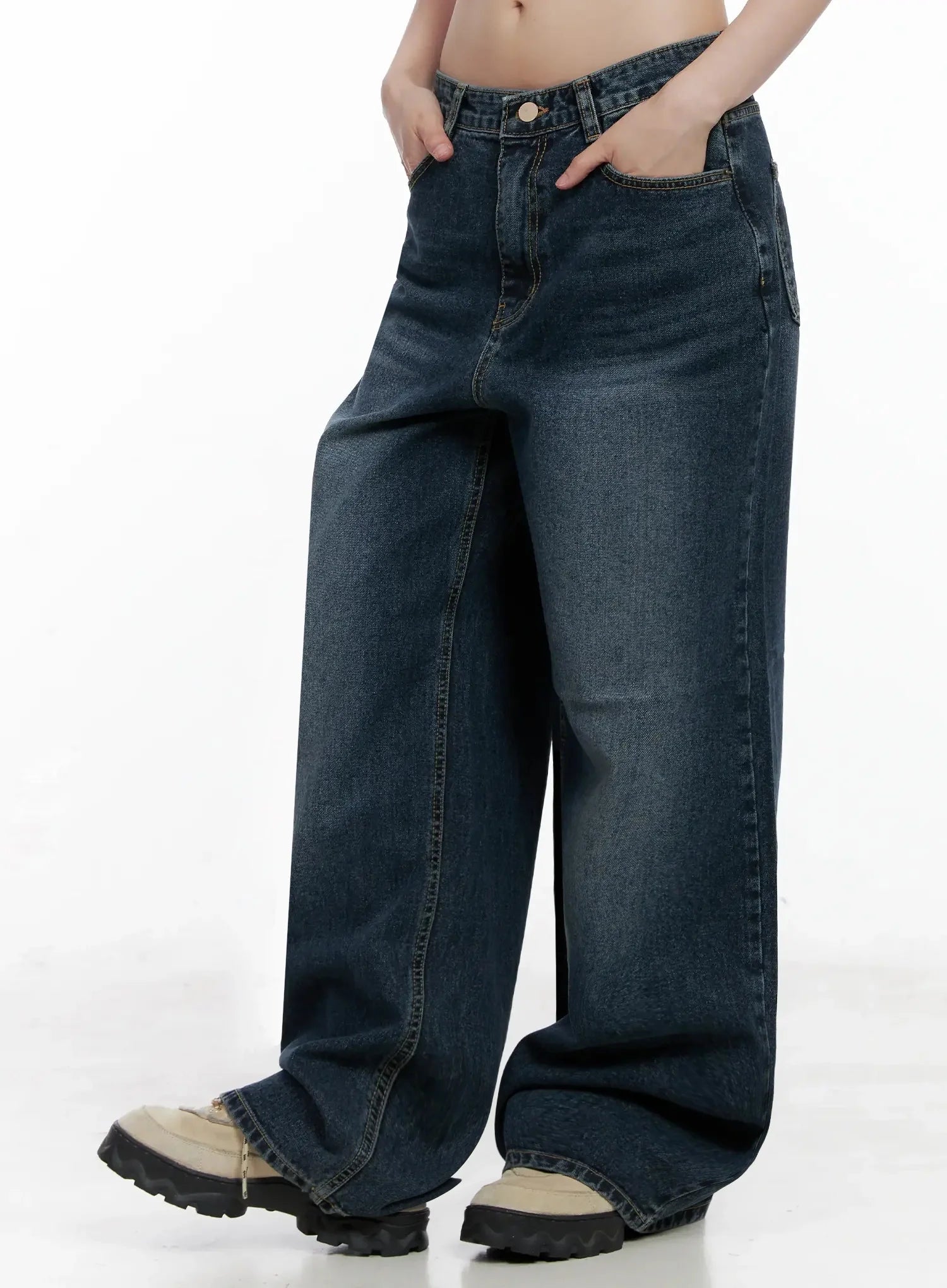 Mashiro Vintage-Wash Wide Jeans IL531