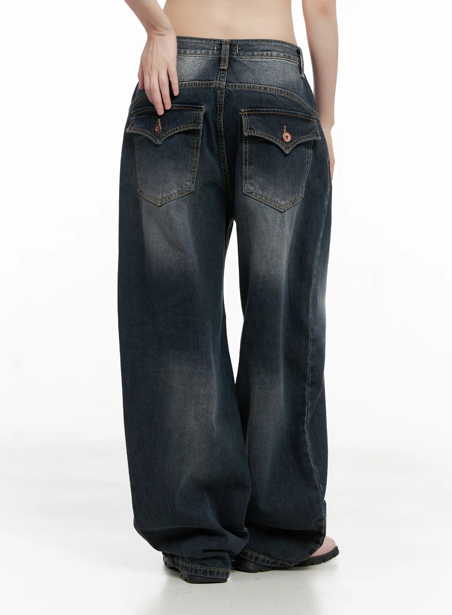 Celi Vintage Wash Wide-Leg Jeans CG515