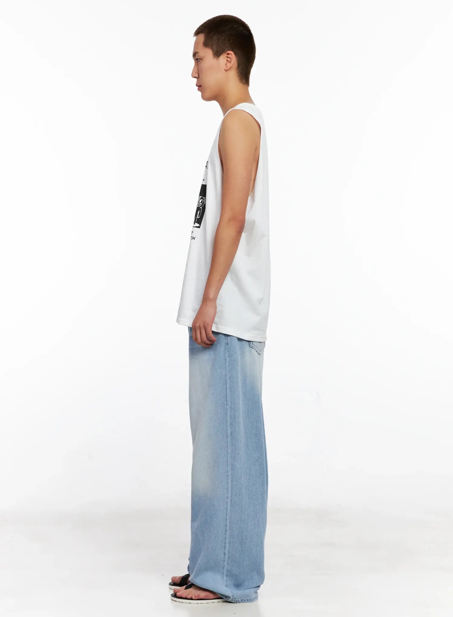 Men's Light-Wash Denim Jeans IG508