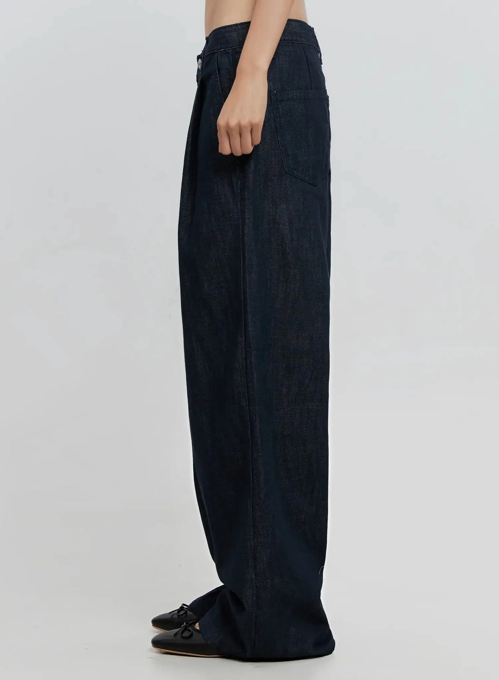 Elio Pintuck Wide-Leg Jeans IS516